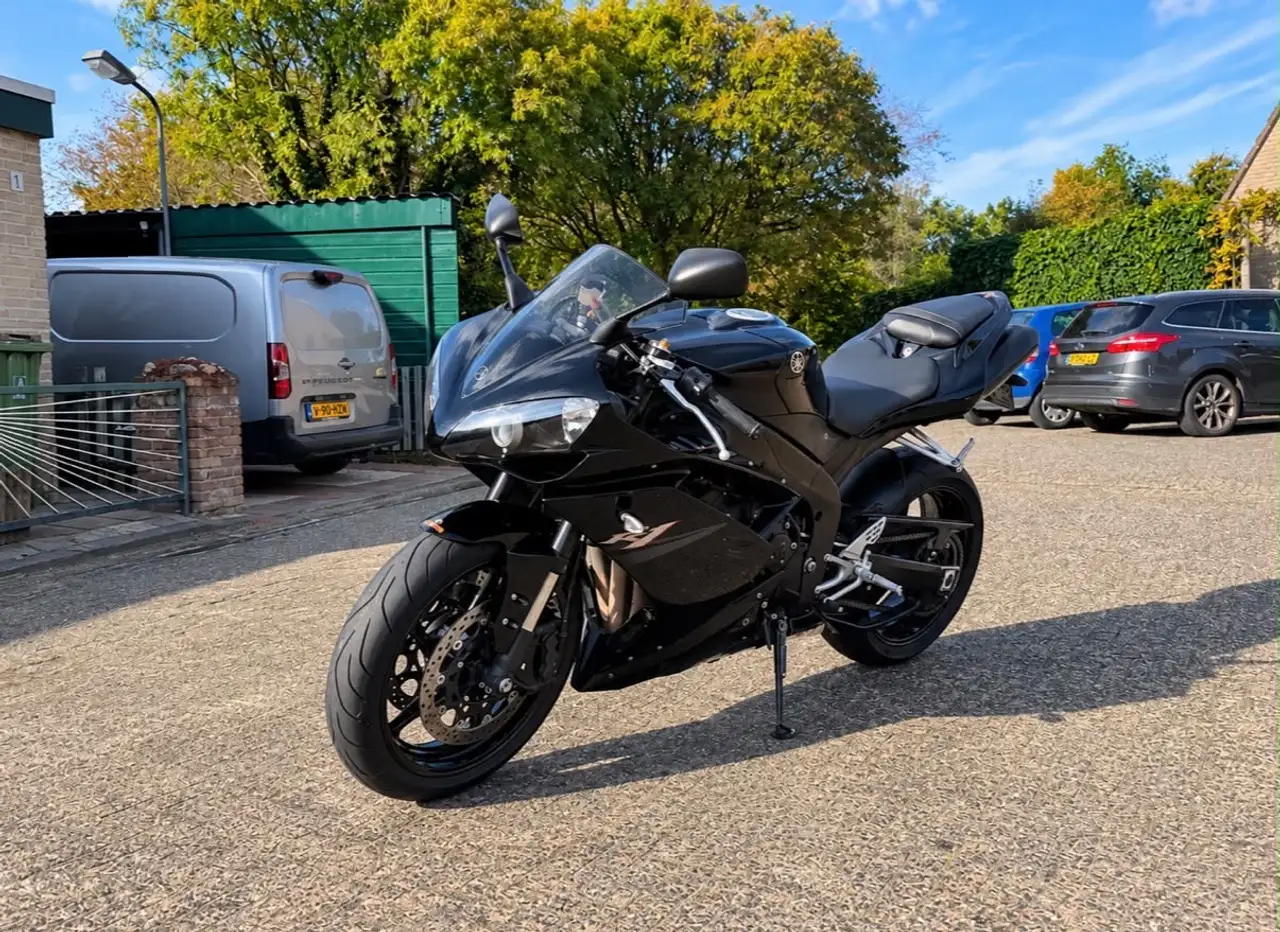 Yamaha YZF-R1