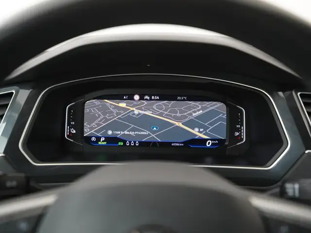 Volkswagen Tiguan view 11