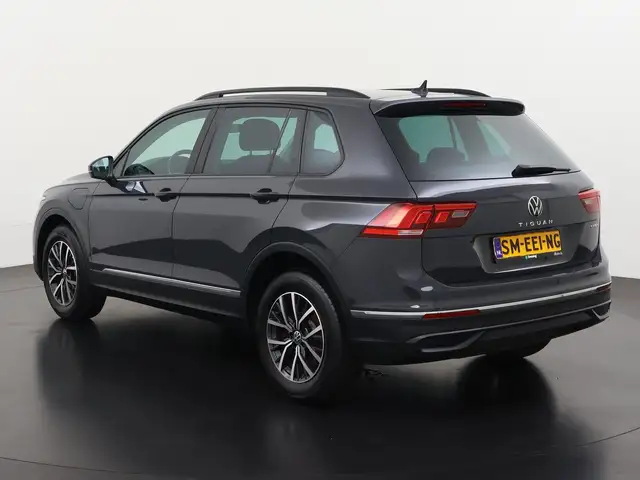 Volkswagen Tiguan view 8