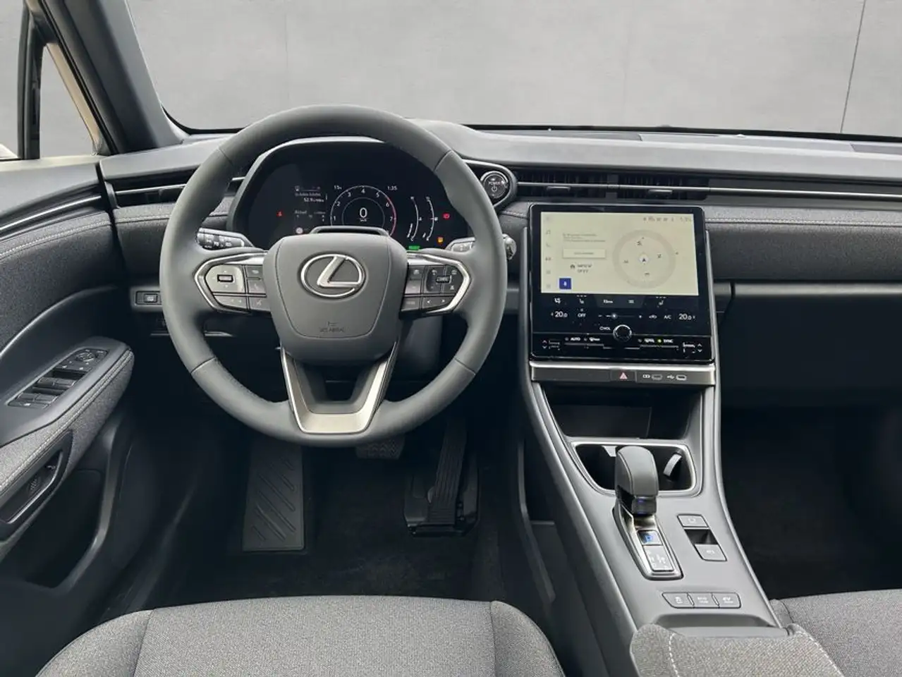 Lexus LBX 1.5 Hybrid e-CVT (136PS) 12