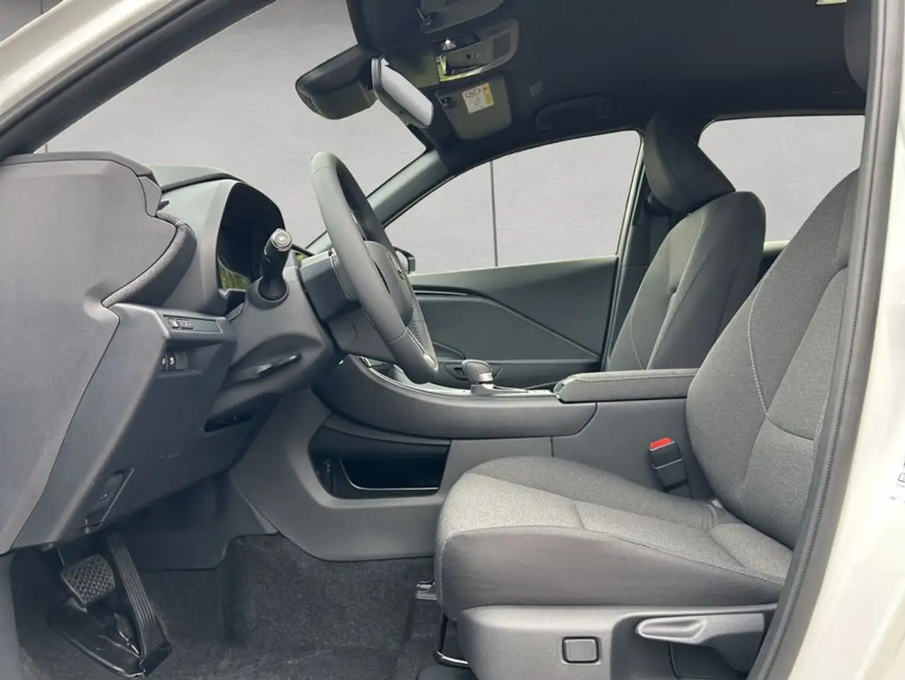 Lexus LBX 1.5 Hybrid e-CVT (136PS) 10