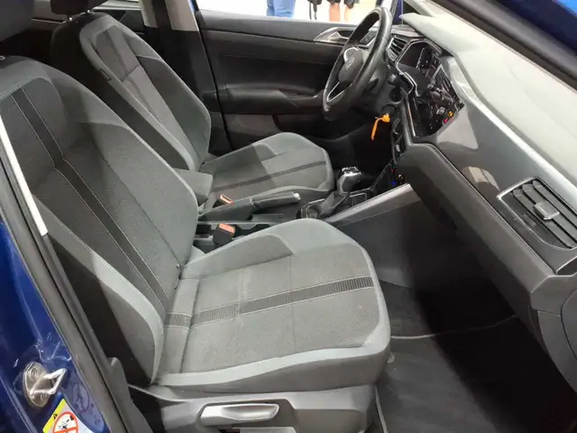 Volkswagen Polo view 8