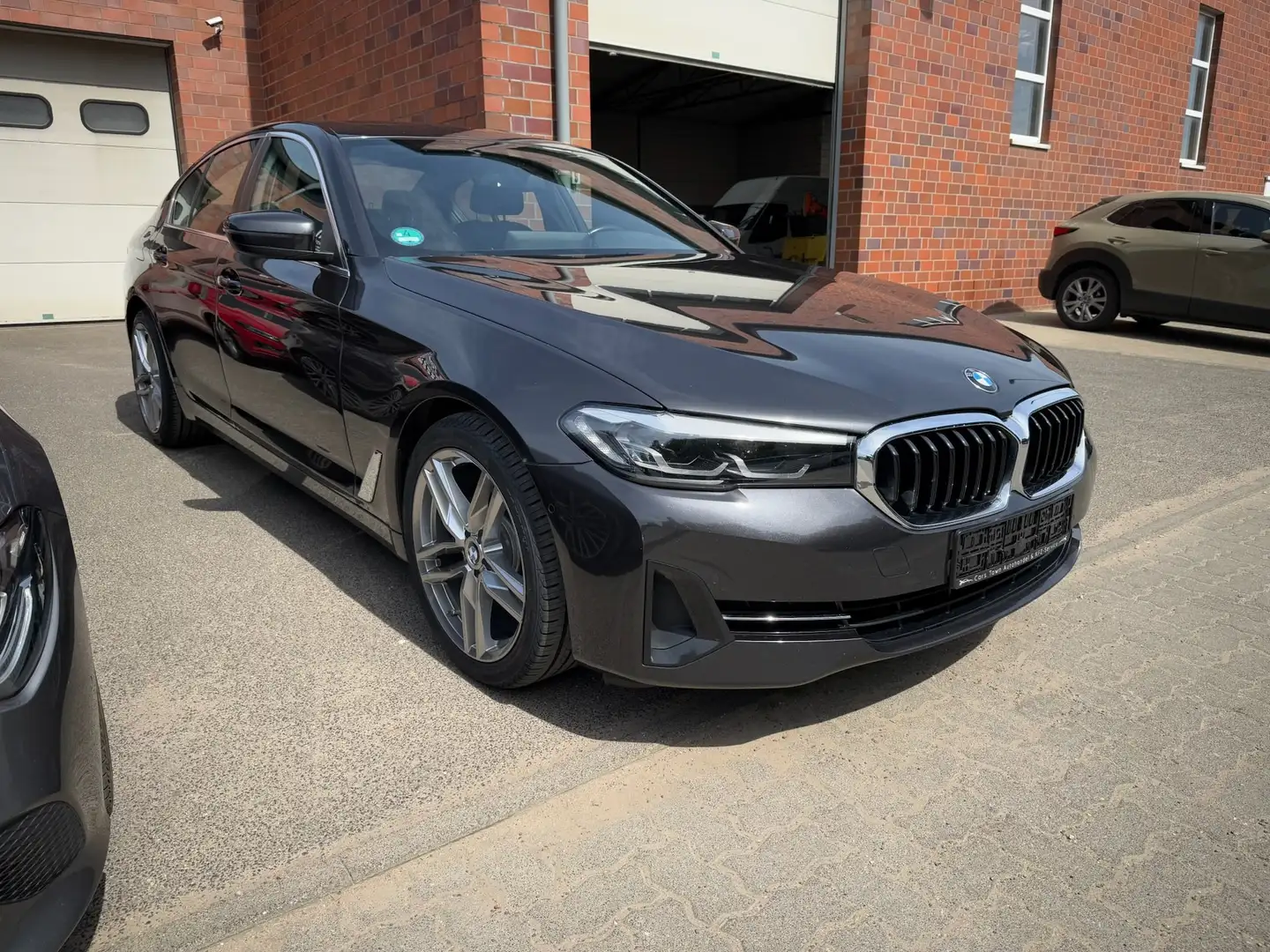 BMW 520 520 d Virtual Cockpit, Schiebedach 1. Hand Grijs - 1