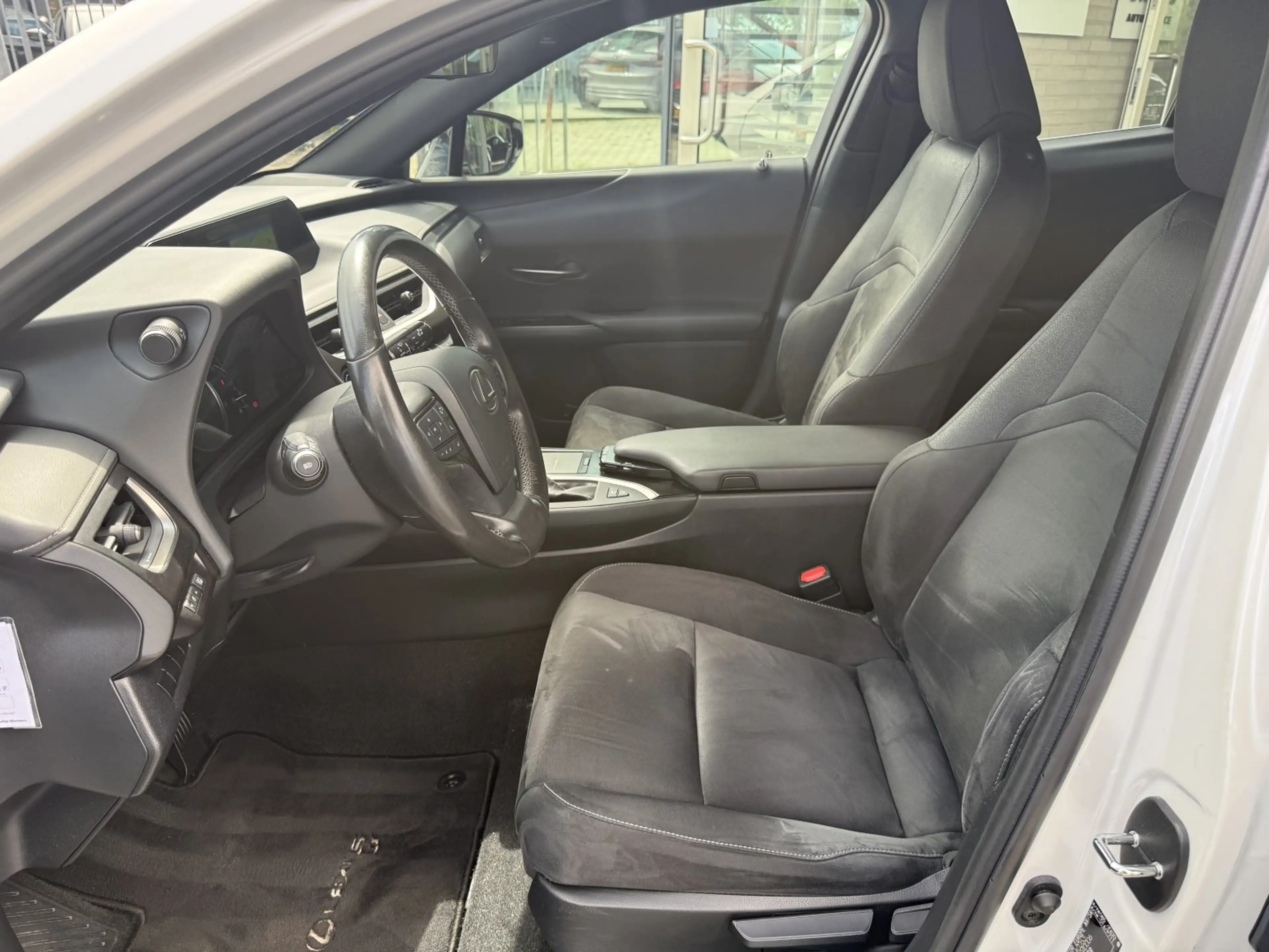 Lexus UX 250h Hybrid Automaat 184pk Business Line | Climate | Cr — photo 13