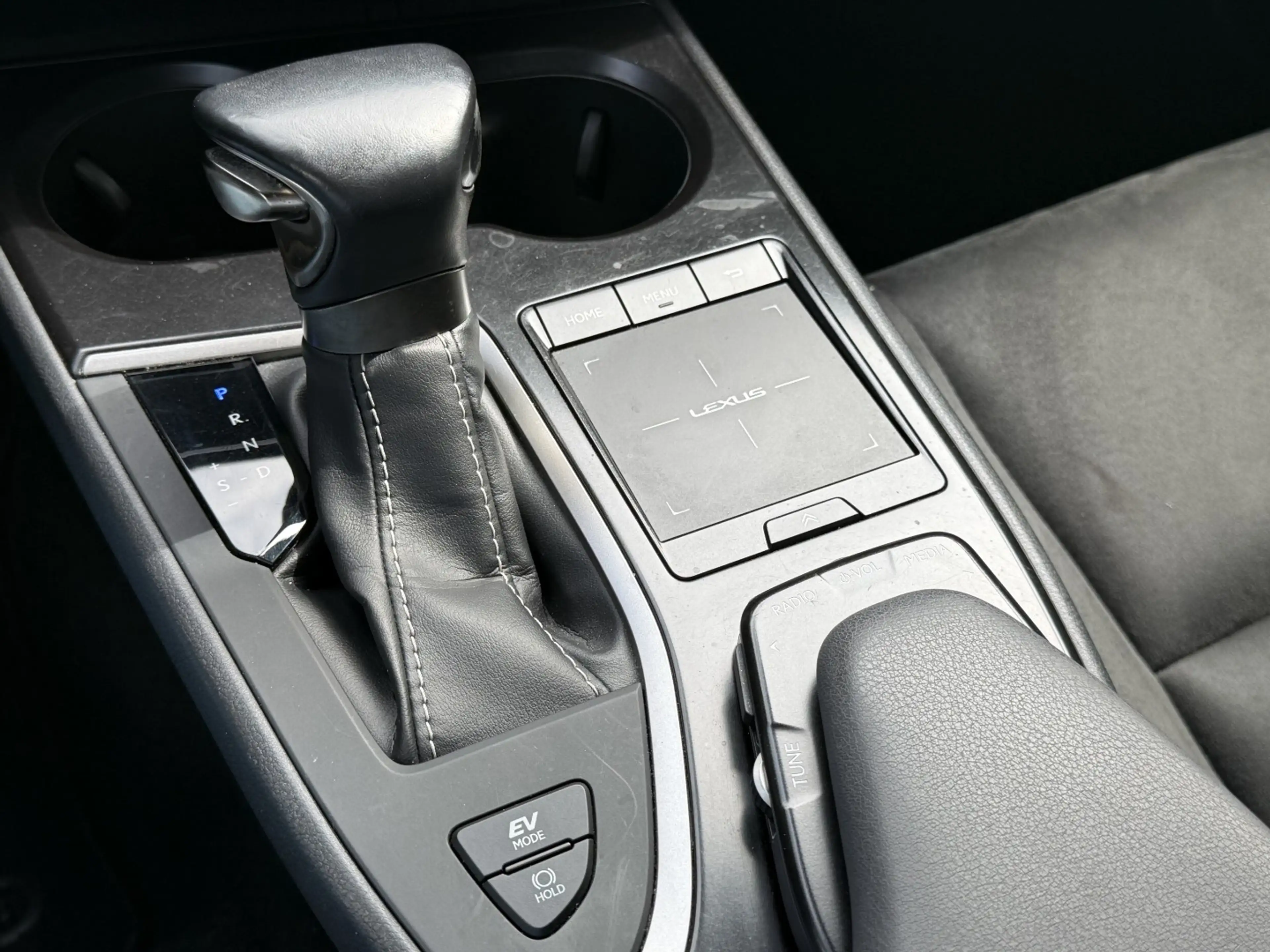 Lexus UX 250h Hybrid Automaat 184pk Business Line | Climate | Cr — photo 12