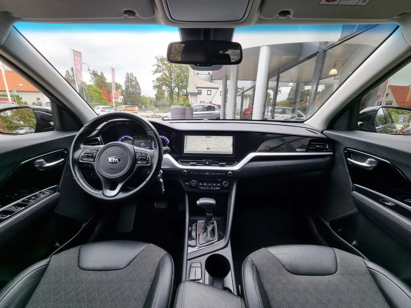 Kia Niro 1.6 GDi Hybrid DynamicLine | Leder | Ad.cruise | C Zwart - 2