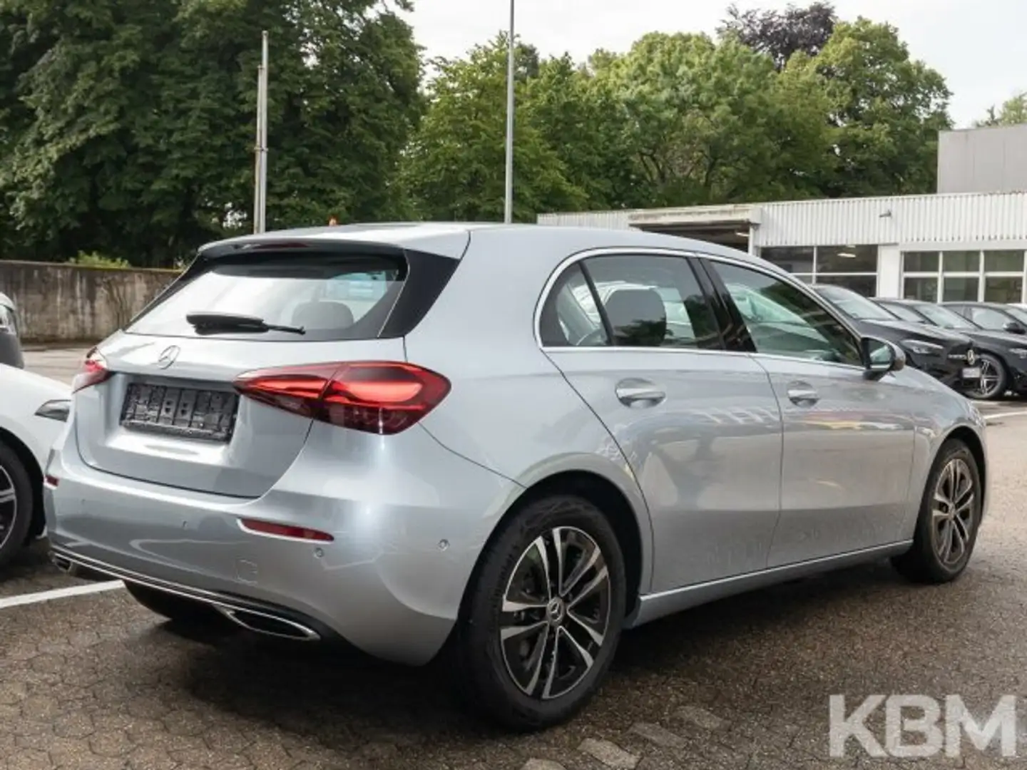Mercedes-Benz A 180 A 180 PROGRESSIVE ADV°VOLLDIGI°MBUX PREM°PTS+RFK Silber - 2