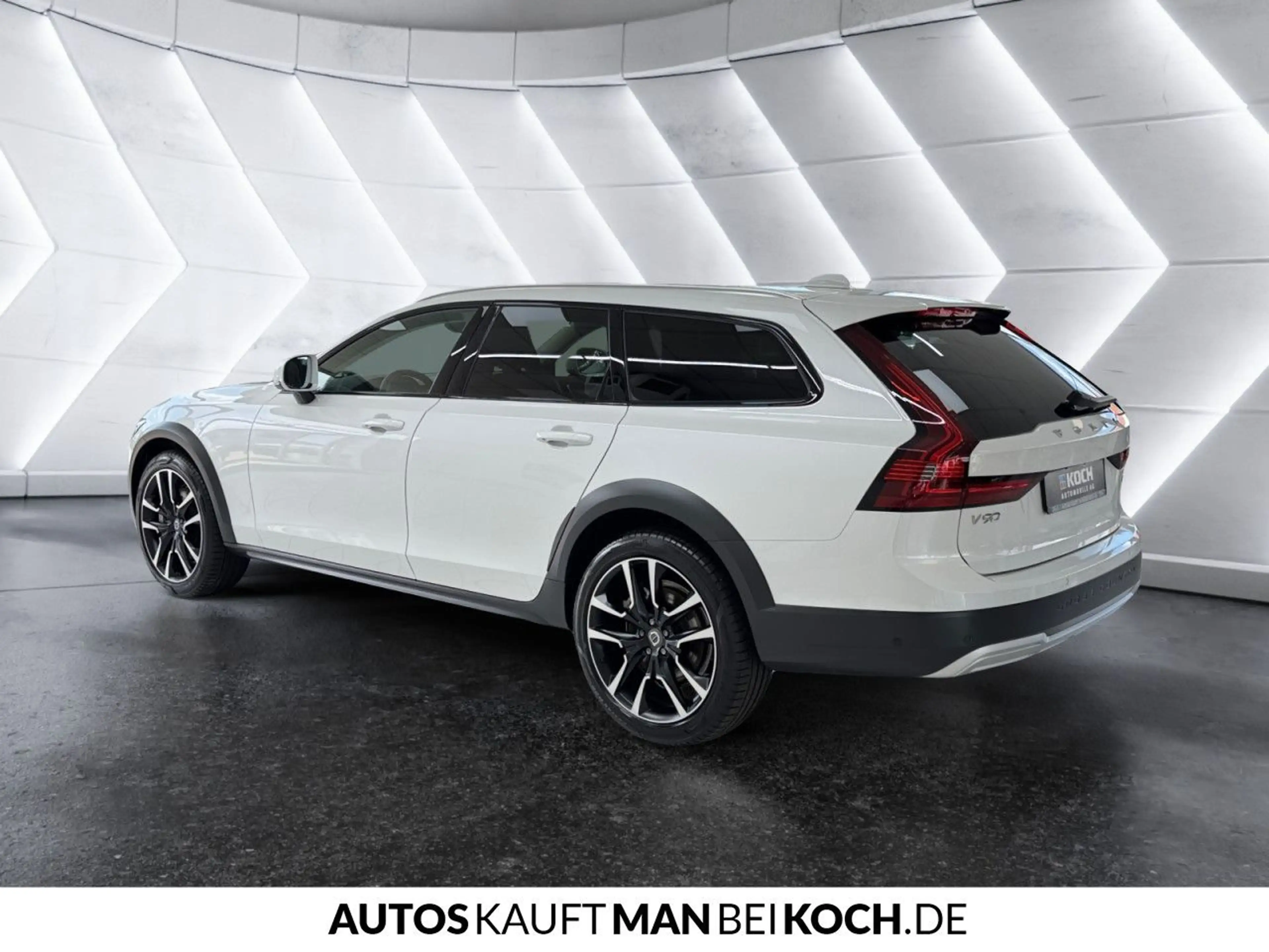 Volvo V90 Cross Country V90 CC B4 AWD Plus BLIS PANO 360° H/K StandHzg — photo 4