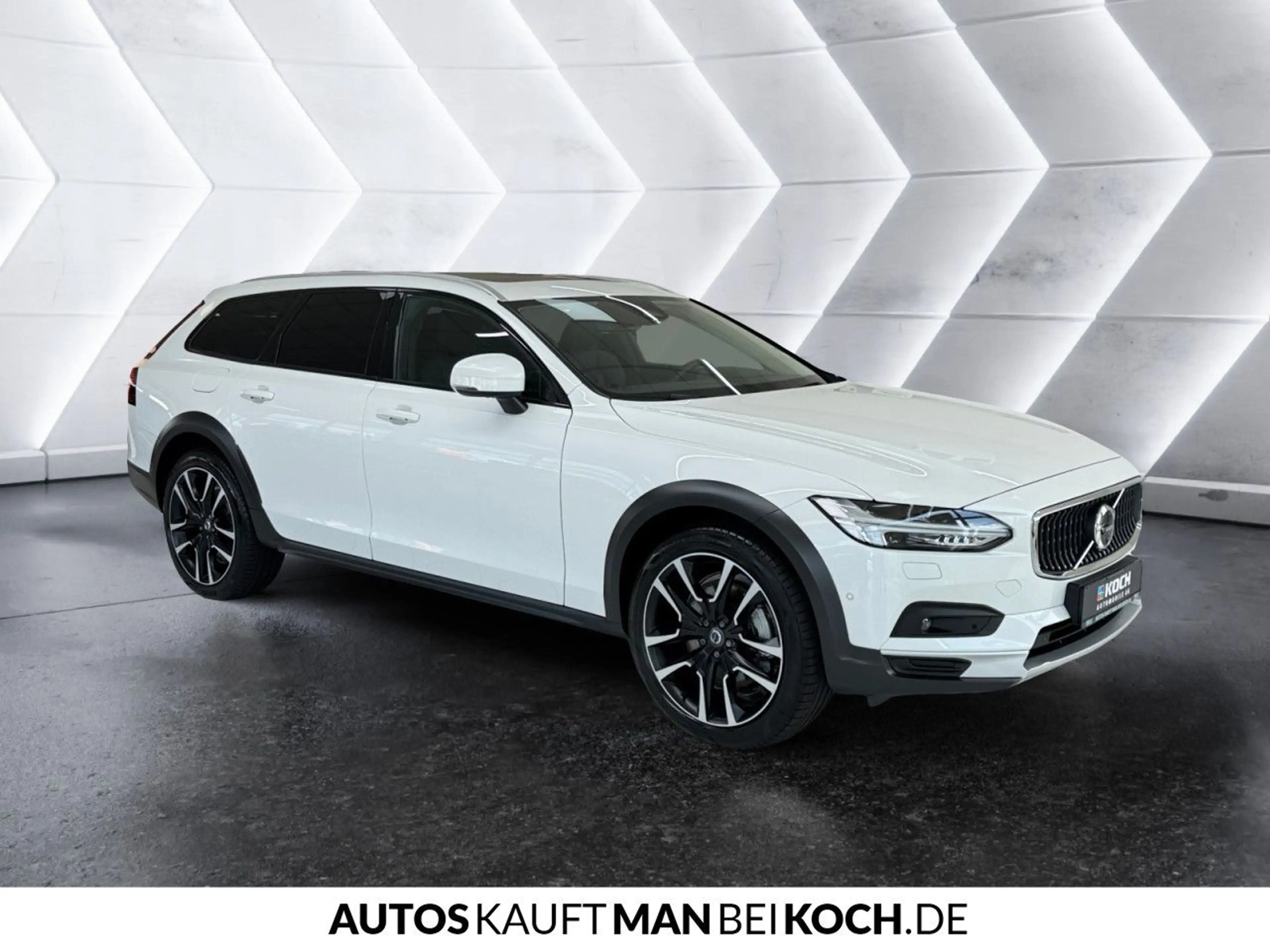Volvo V90 Cross Country V90 CC B4 AWD Plus BLIS PANO 360° H/K StandHzg — photo 6