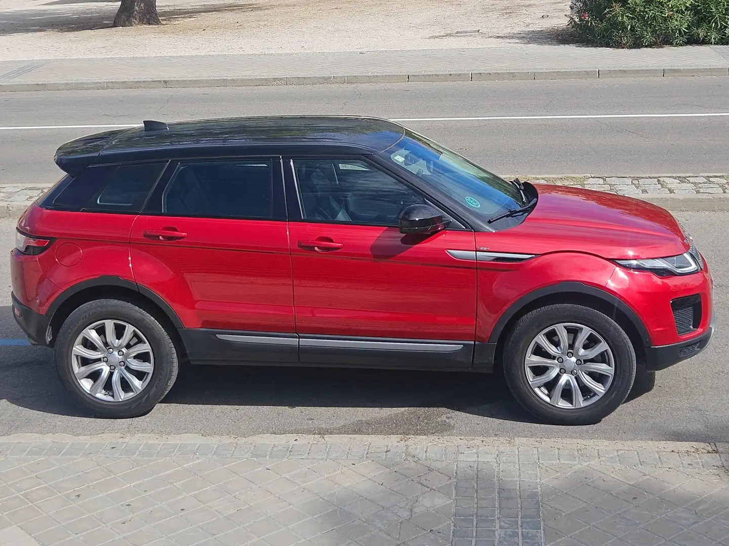 Land Rover Range Rover Evoque Range Rover Evoque 2.0TD4 Pure 4WD 180 Pure Burdeos - 2