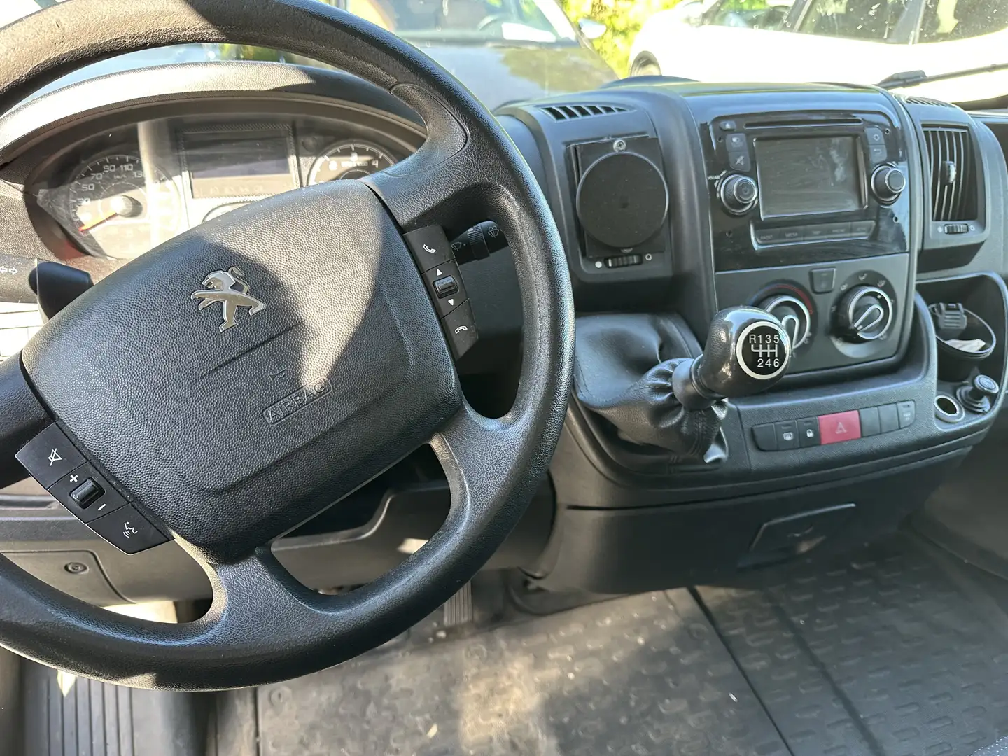 Peugeot Boxer HDi 333 L2H2 Komfort - 2
