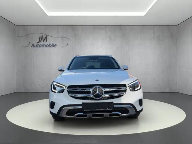 Mercedes-Benz 220 view 7