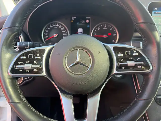 Mercedes-Benz 220 view 12