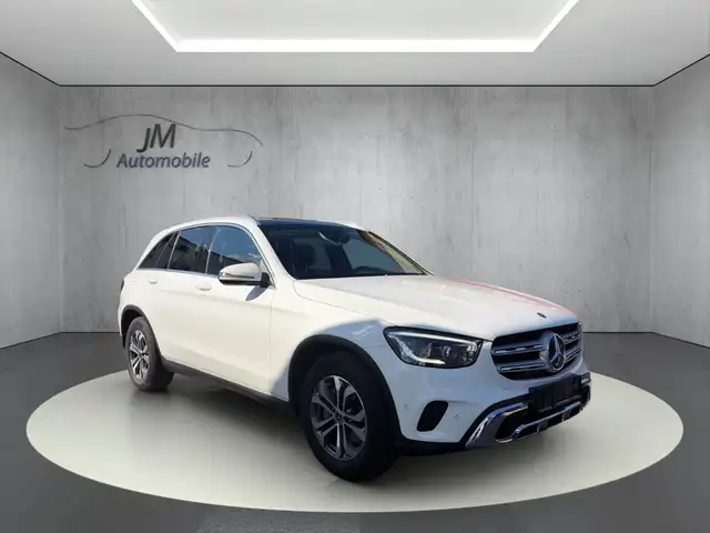Mercedes-Benz 220 main image