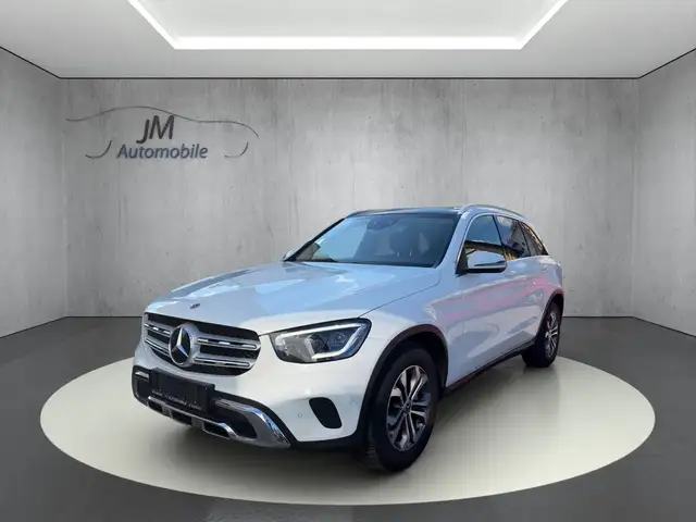Mercedes-Benz 220 view 6