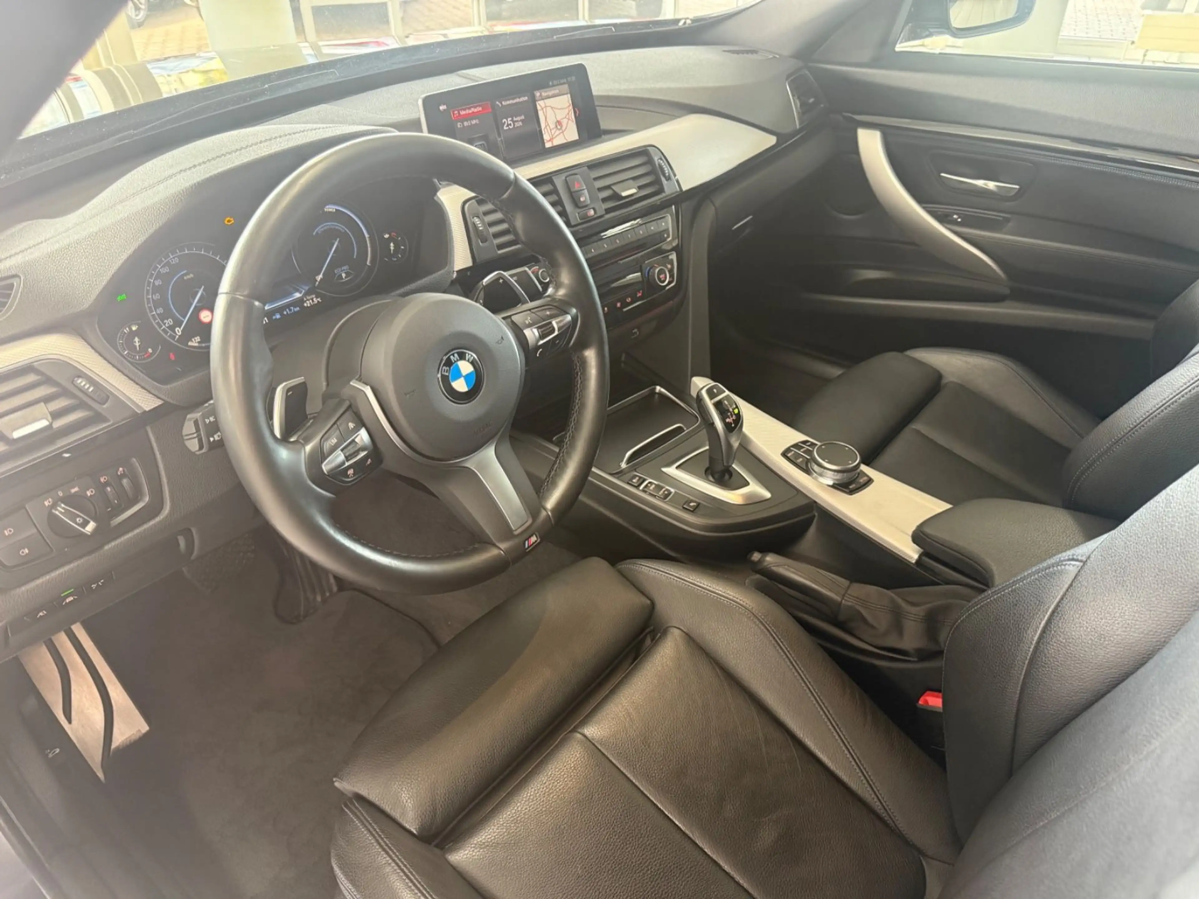 BMW 320 xDrive M Sportpaket AUT./LED — photo 9