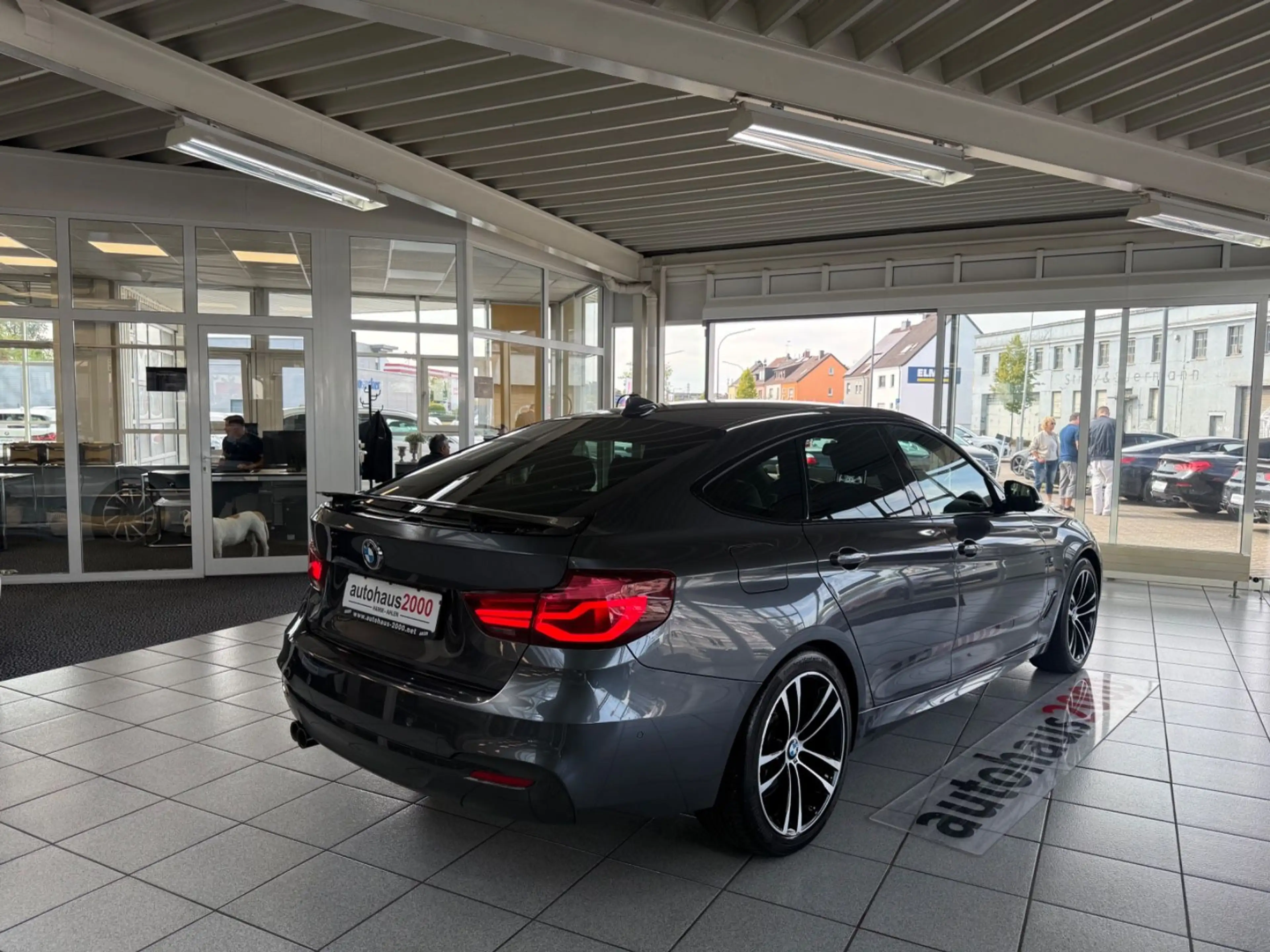 BMW 320 xDrive M Sportpaket AUT./LED — photo 3