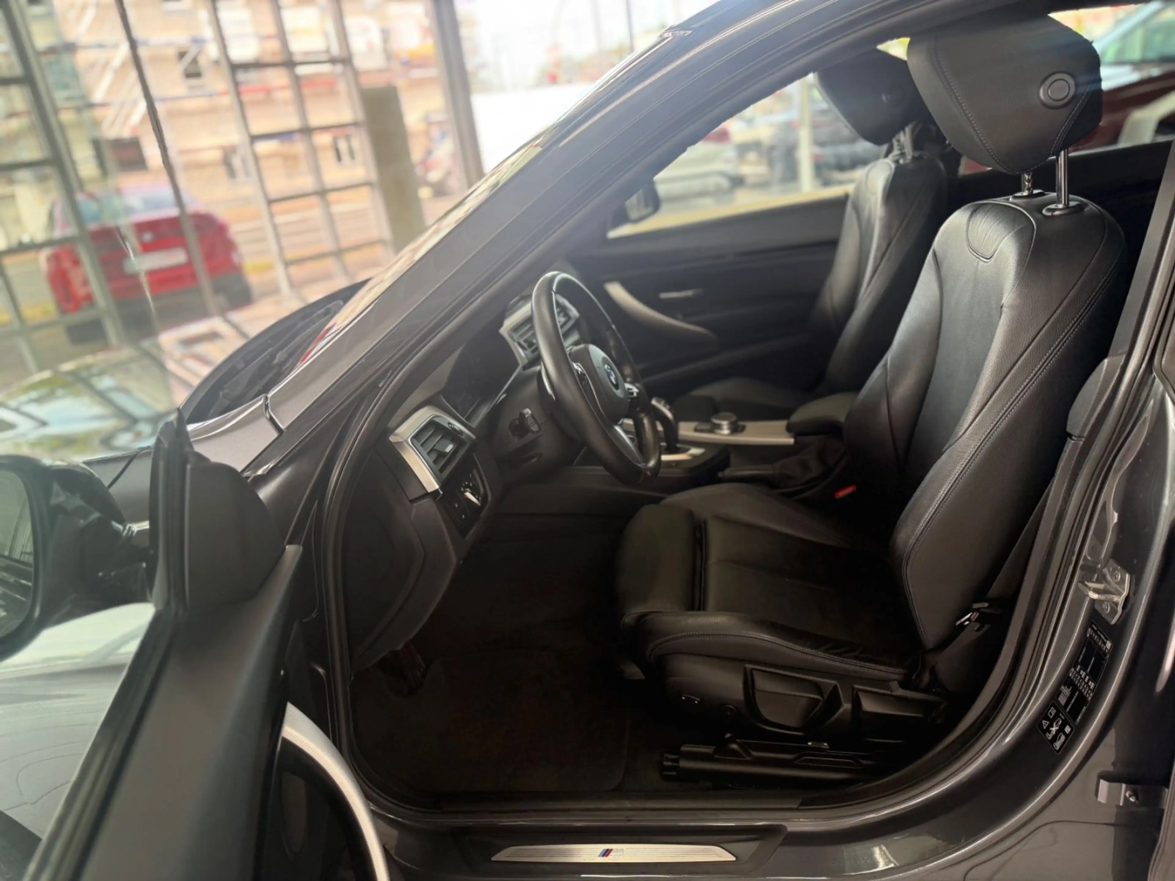 BMW 320 xDrive M Sportpaket AUT./LED — photo 10