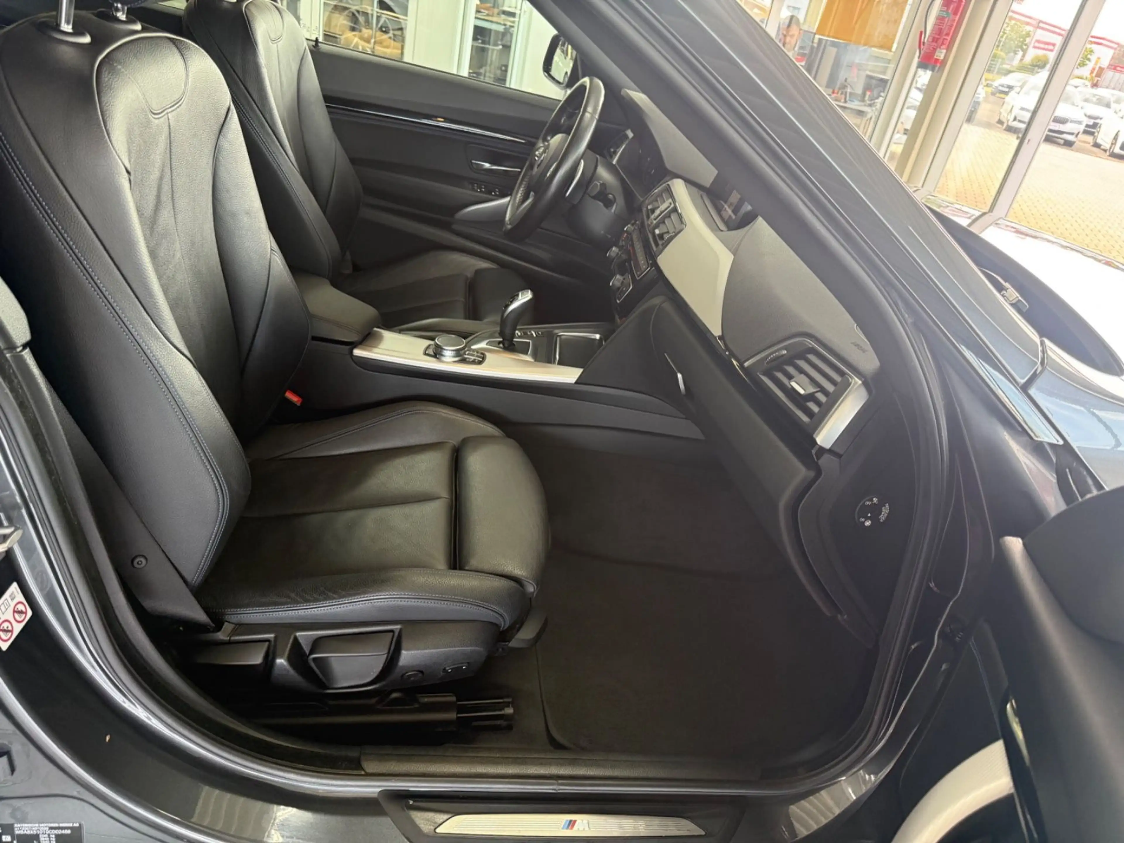 BMW 320 xDrive M Sportpaket AUT./LED — photo 7
