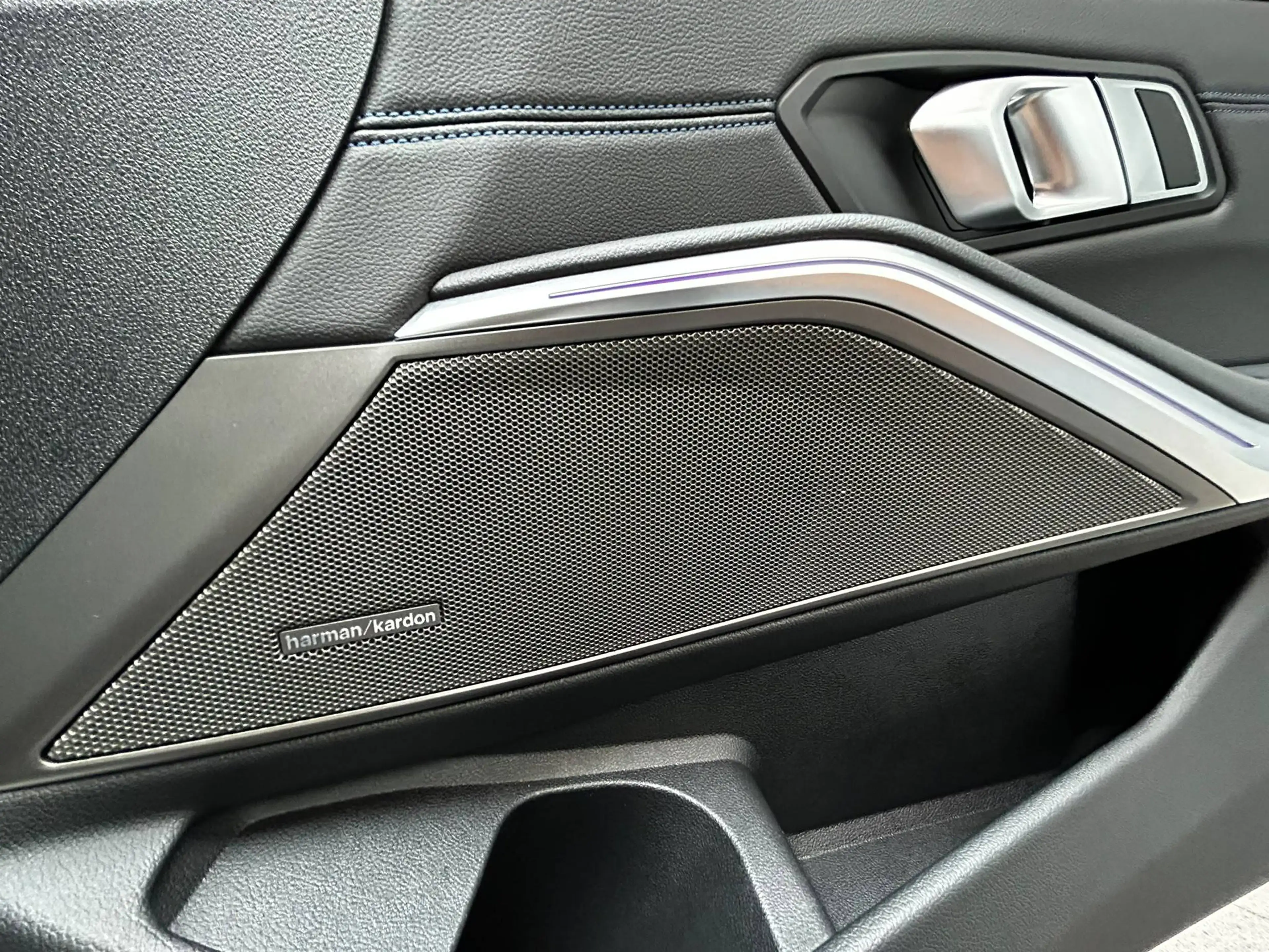 BMW 318 d Mhev M-Pack Harman kardon* Digi Cockpit* 1J Garantie — photo 10