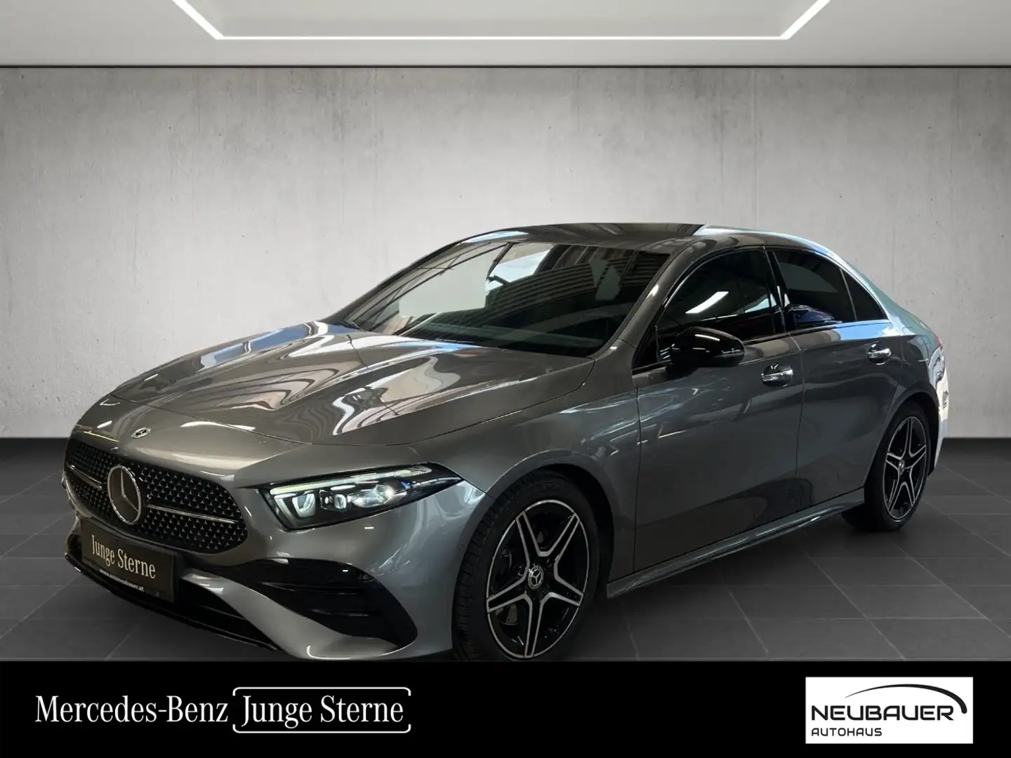Mercedes-Benz A 220 4MATIC Limousine AMG Line AMG Night FAP Gris - 1