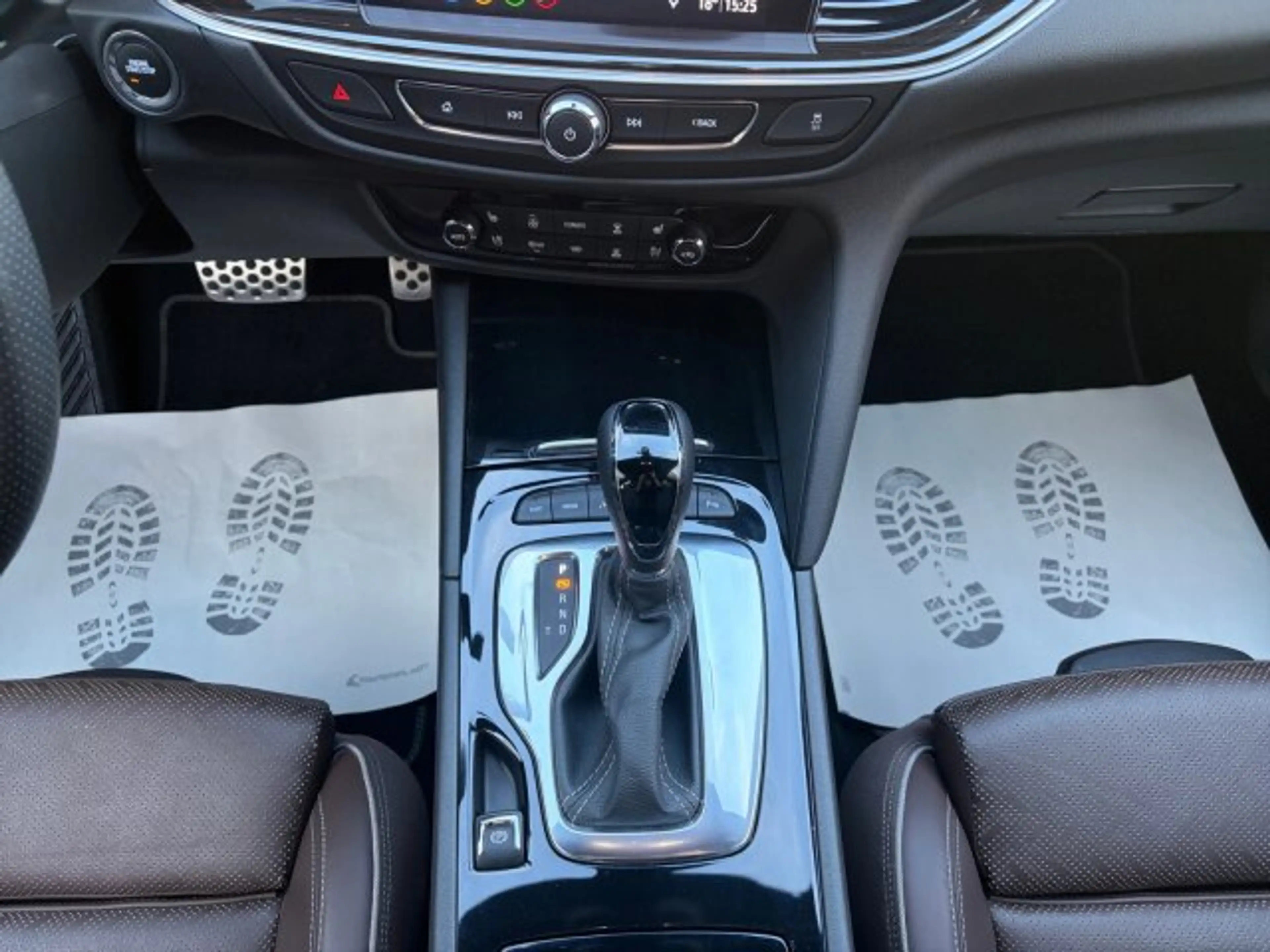 Opel Insignia Insignia 2.0 Turbo 4x4 GSi Automatik Leder 230PS — photo 13
