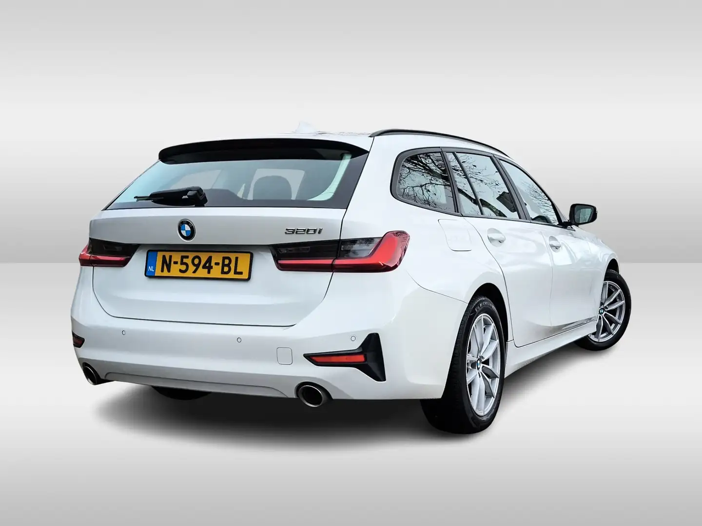 BMW 320 3-serie Touring 320i Business Edition (184PK) 1e-E Wit - 2