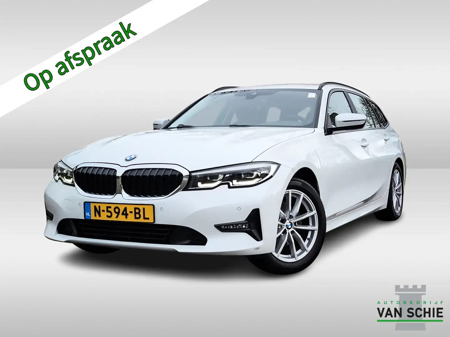 BMW 320 3-serie Touring 320i Business Edition (184PK) 1e-E Wit - 1