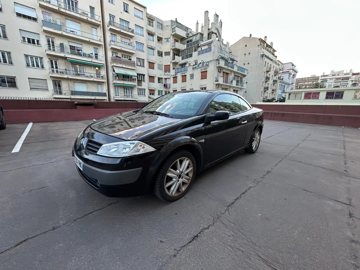 Renault Megane Mégane CC 1.9 dCi 120 Luxe Privilège Noir - 1