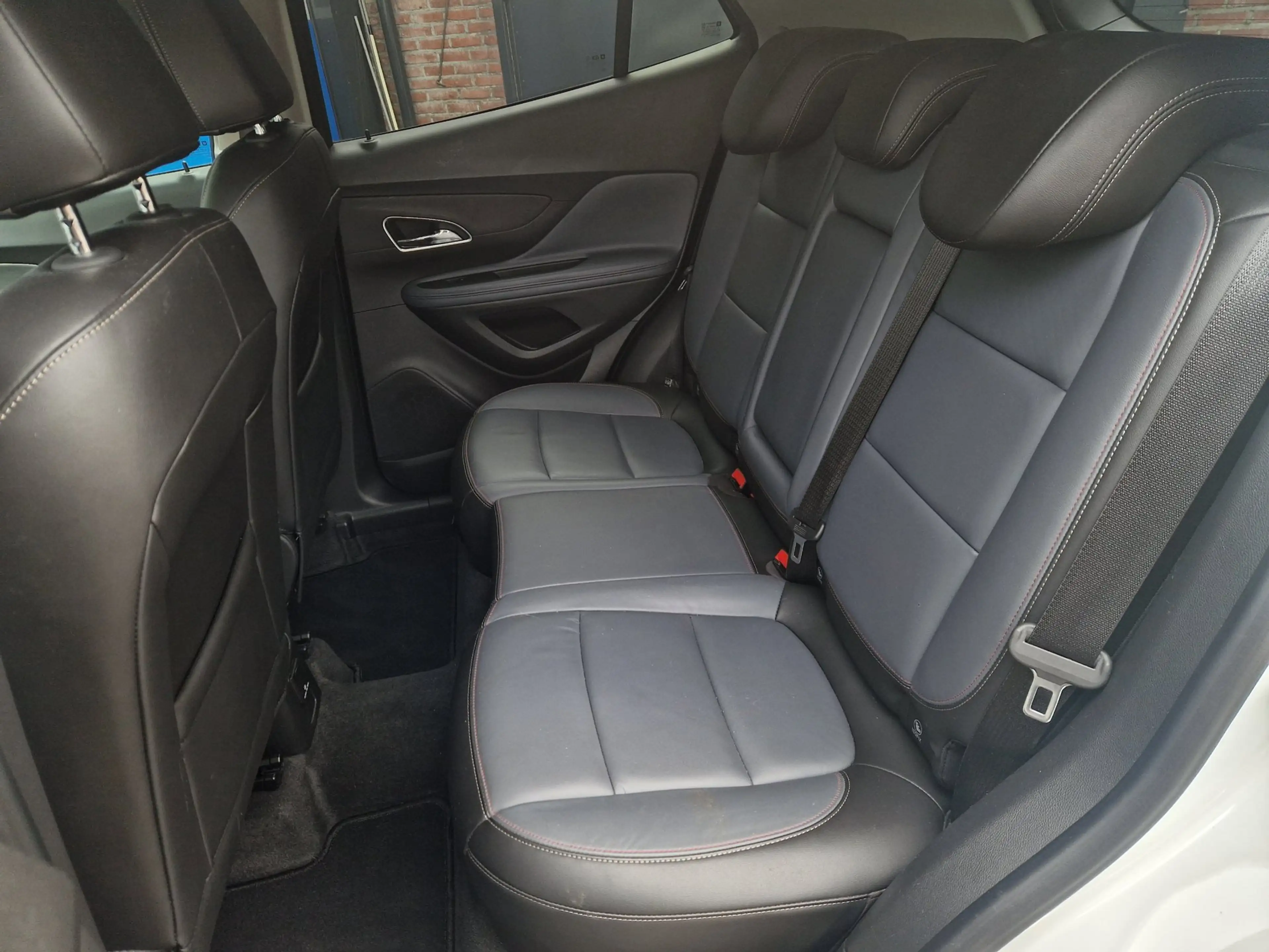 Opel Mokka 1.6 Cosmo / Trekhaak / Leder / Navigatie / Stoel-s — photo 5