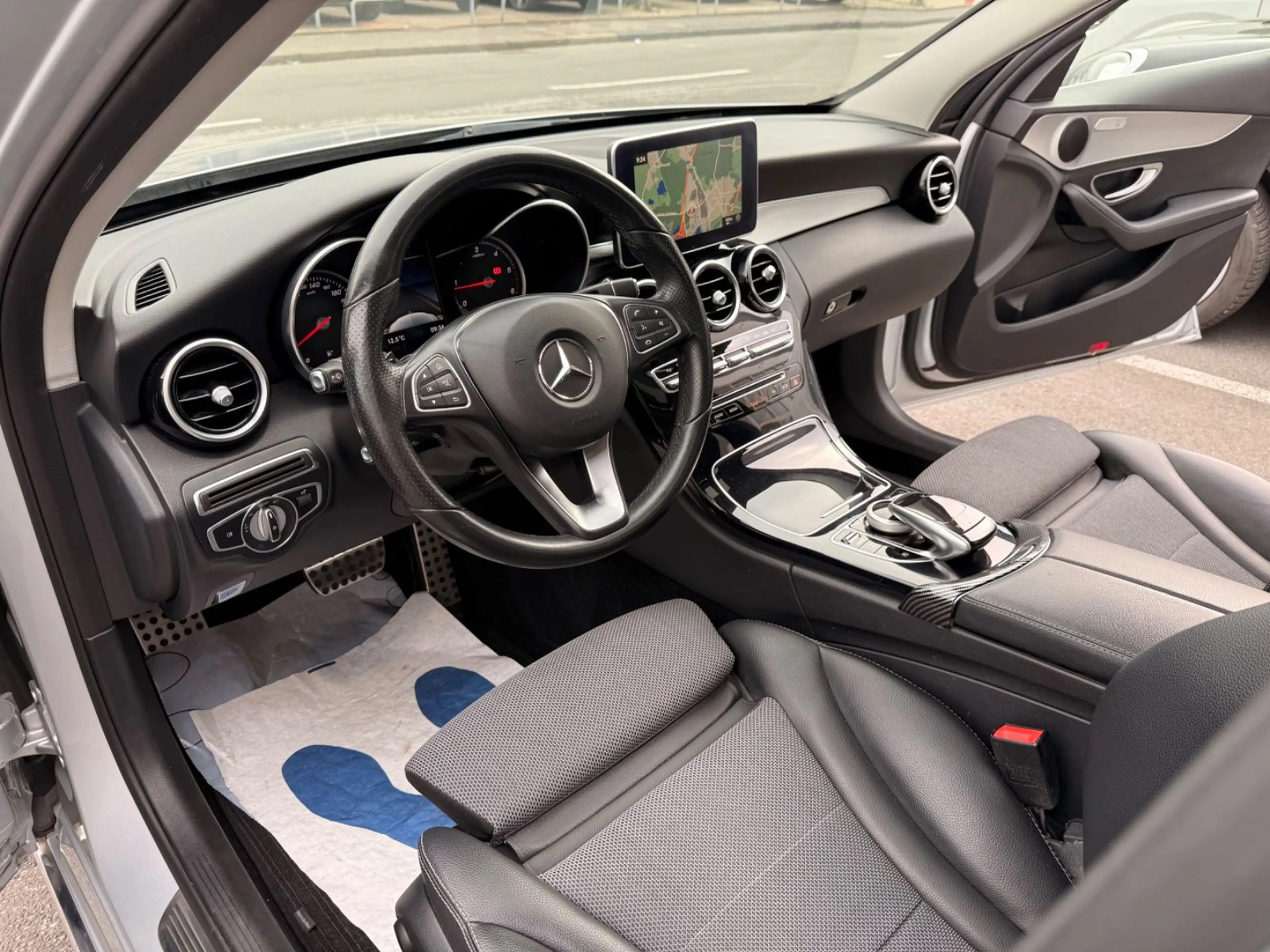 Mercedes-Benz C 220 d Avantg. 9G-Tronic 2.HD*COMAND*LED*S-DACH — photo 11