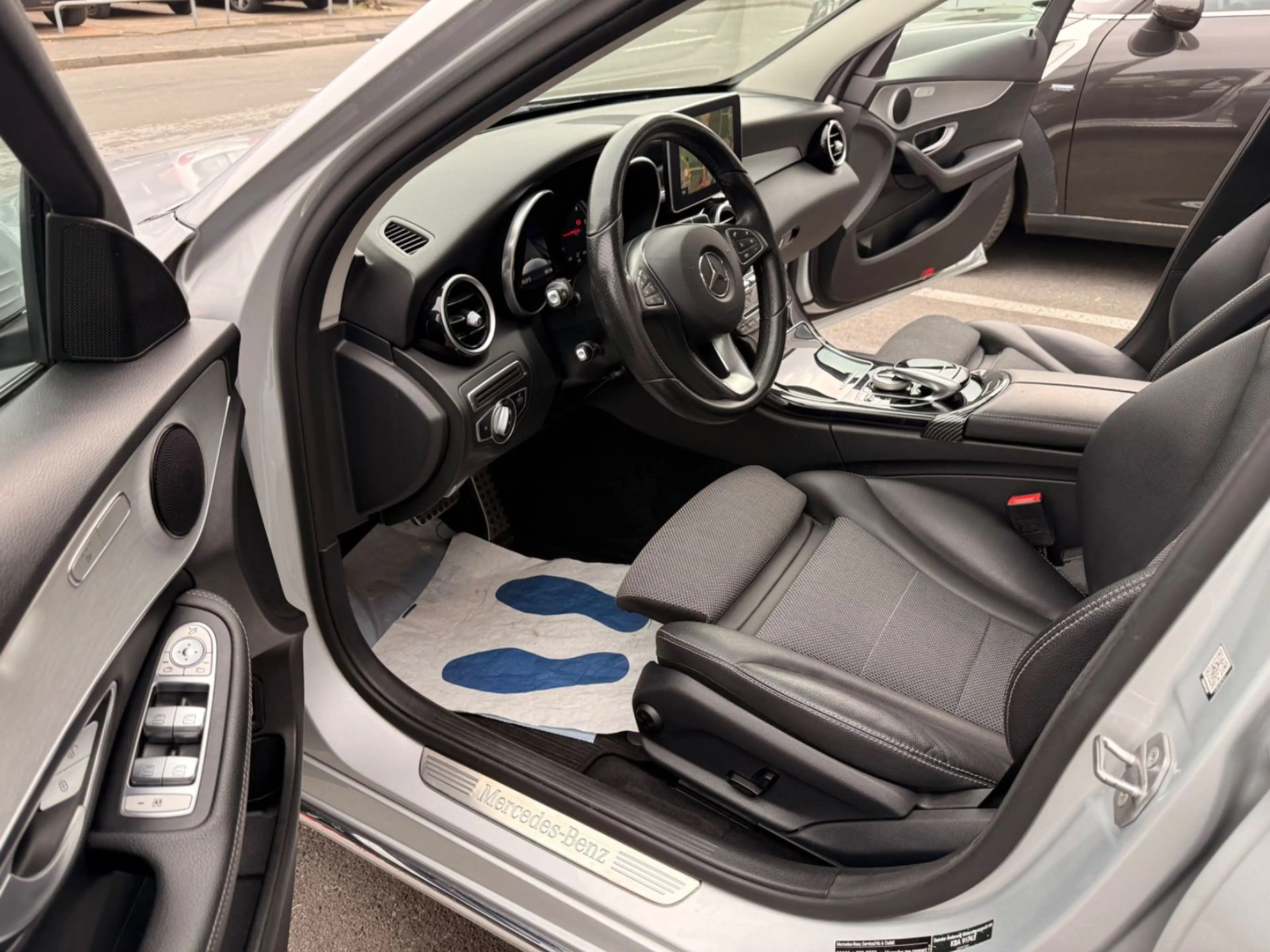 Mercedes-Benz C 220 d Avantg. 9G-Tronic 2.HD*COMAND*LED*S-DACH — photo 9