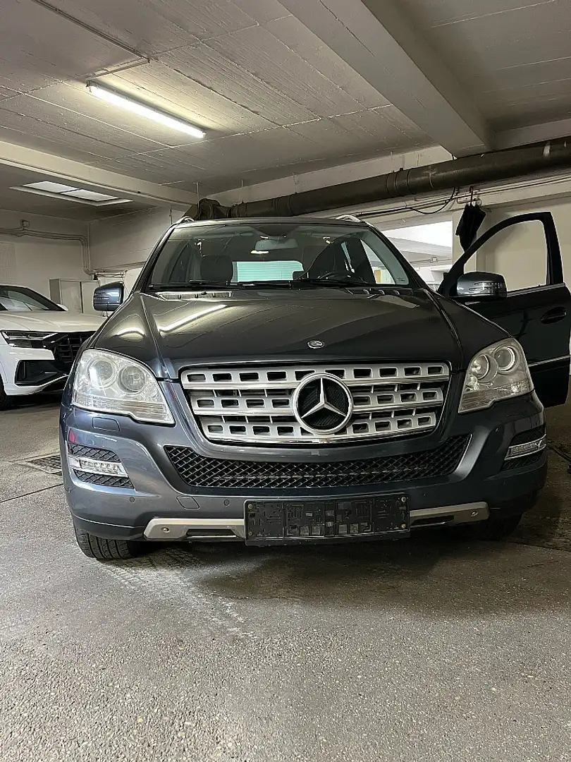 Mercedes-Benz ML 350 CDI 4MATIC Aut. Luftfederung Grau - 2