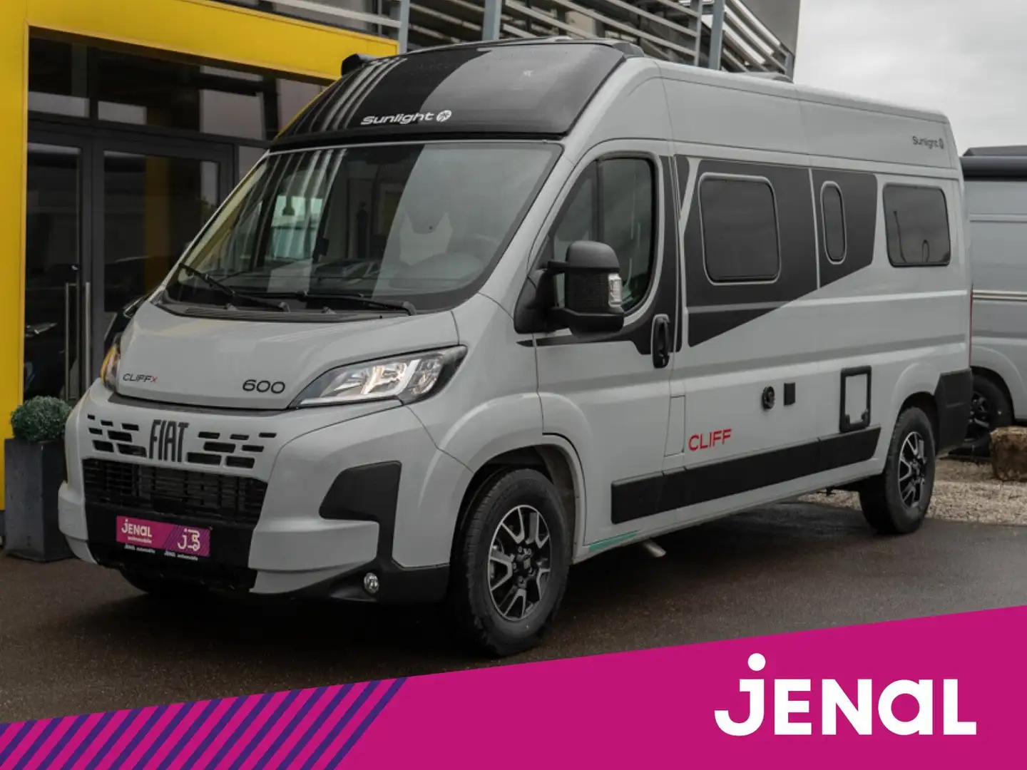 Sunlight Cliff X 600 Dieselheizung, Faltverdunkelung Grau - 1