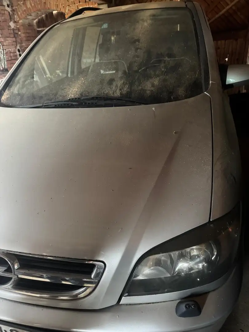 Opel Zafira Zafira Comfort 2,0 16V DTI Comfort Silber - 1