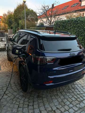 Jeep Compass 1.3 T4 4xe PLUG-IN HYBRID Automatik S
