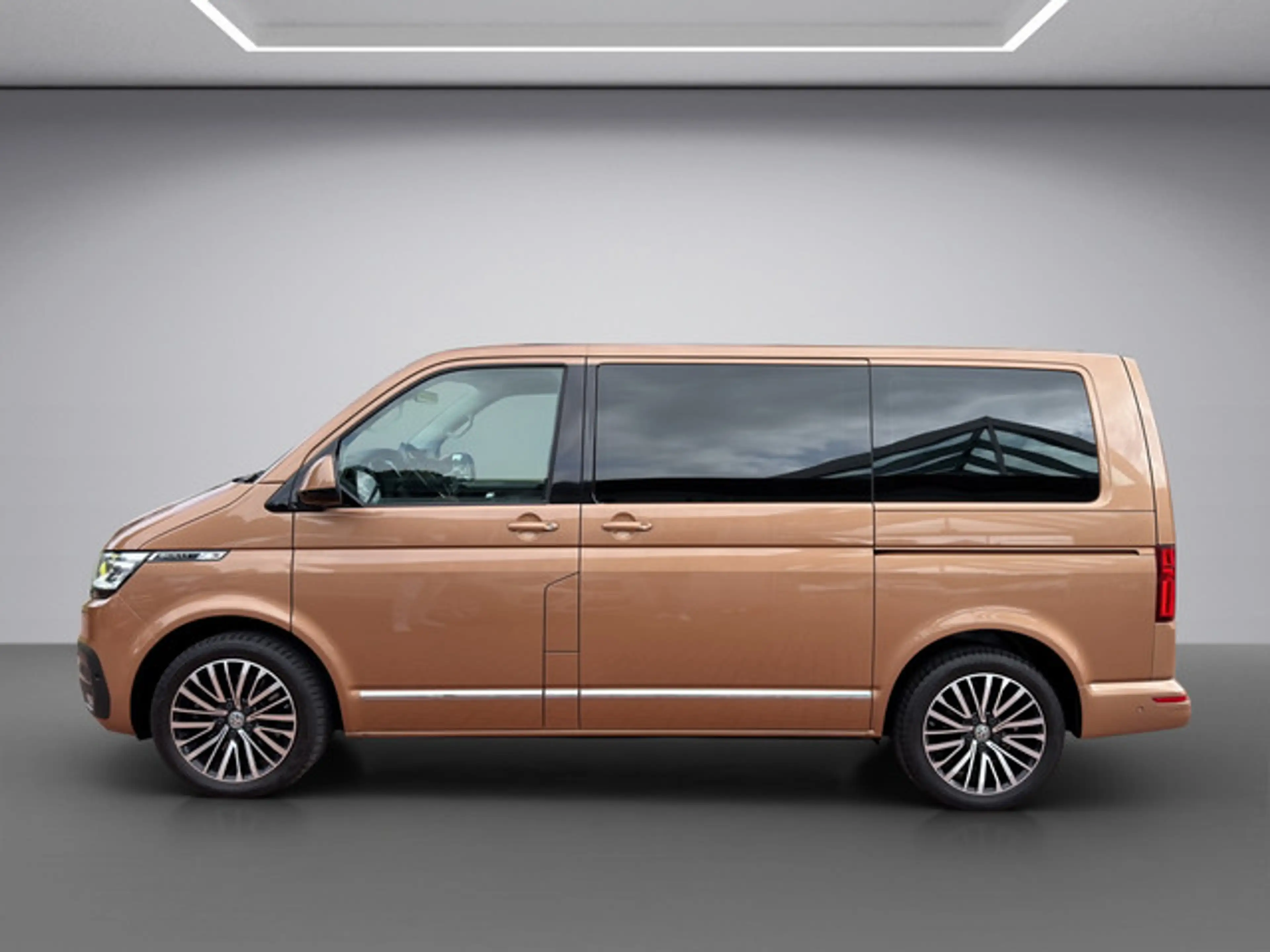 Volkswagen T6.1 Transporter Multivan 2.0 TDI Multivan Highline FWD — photo 12