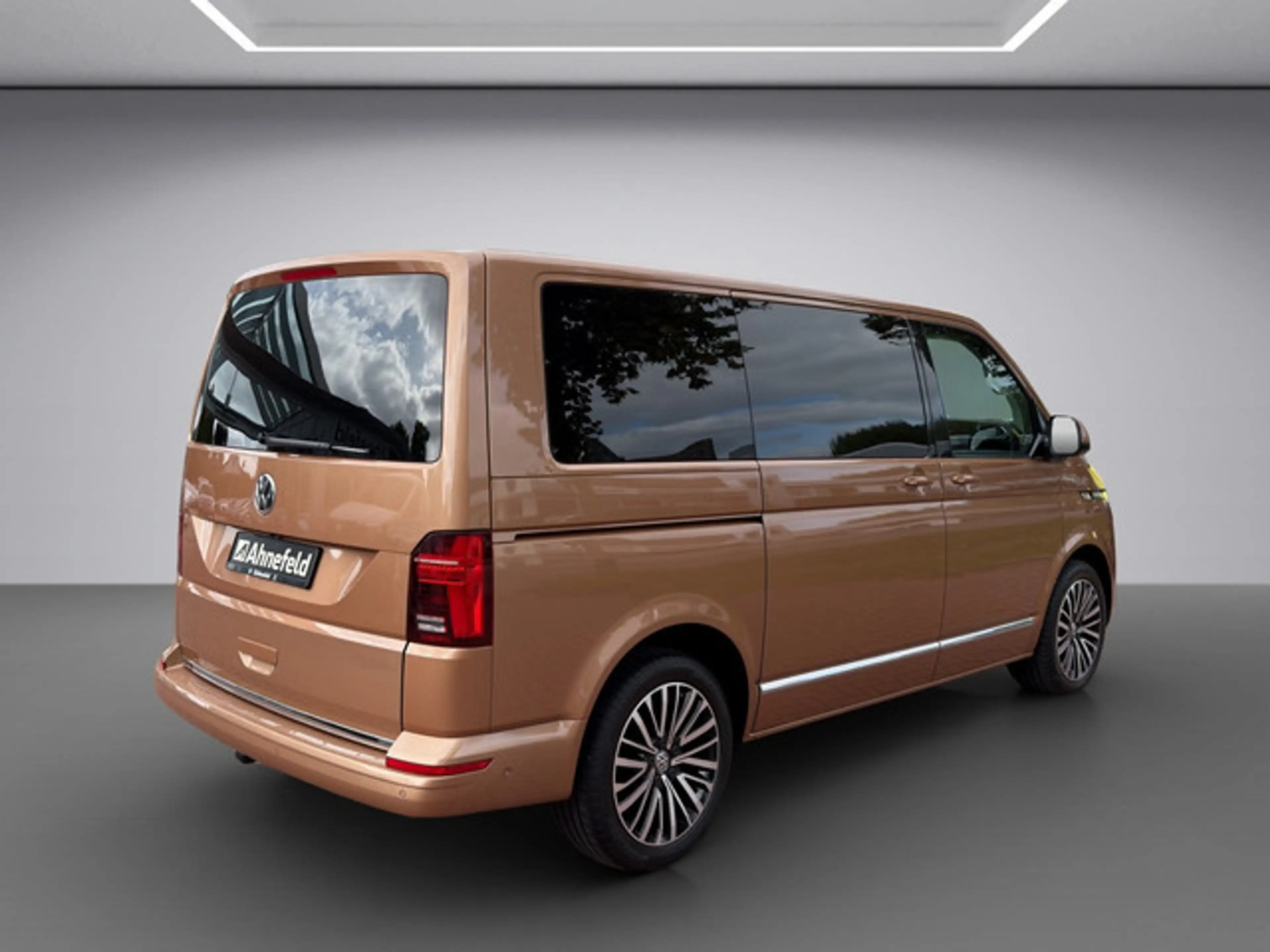 Volkswagen T6.1 Transporter Multivan 2.0 TDI Multivan Highline FWD — photo 15