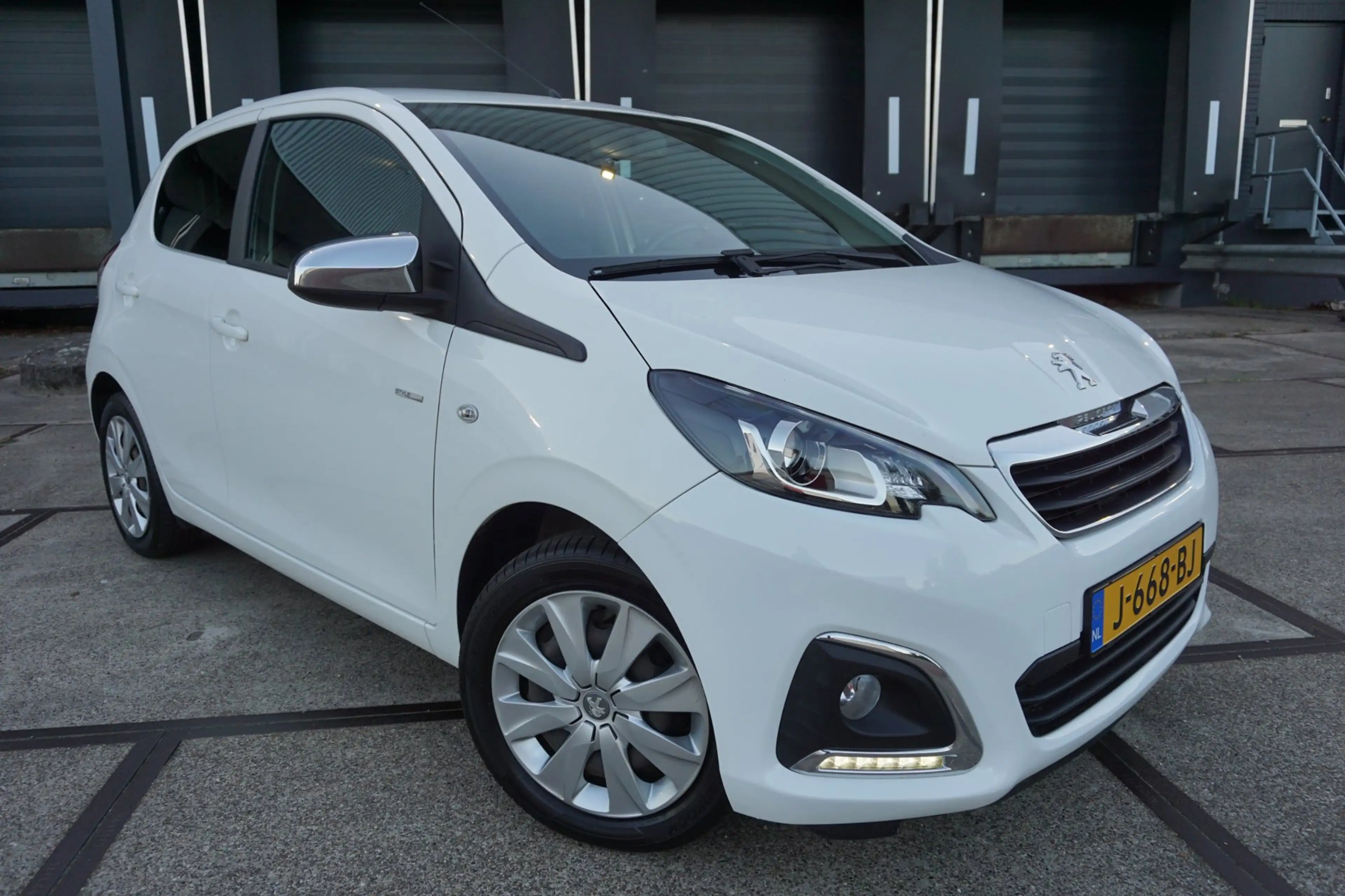 Peugeot 108 1.0 e-VTi Style * Car Play * 5 Drs * — photo 23
