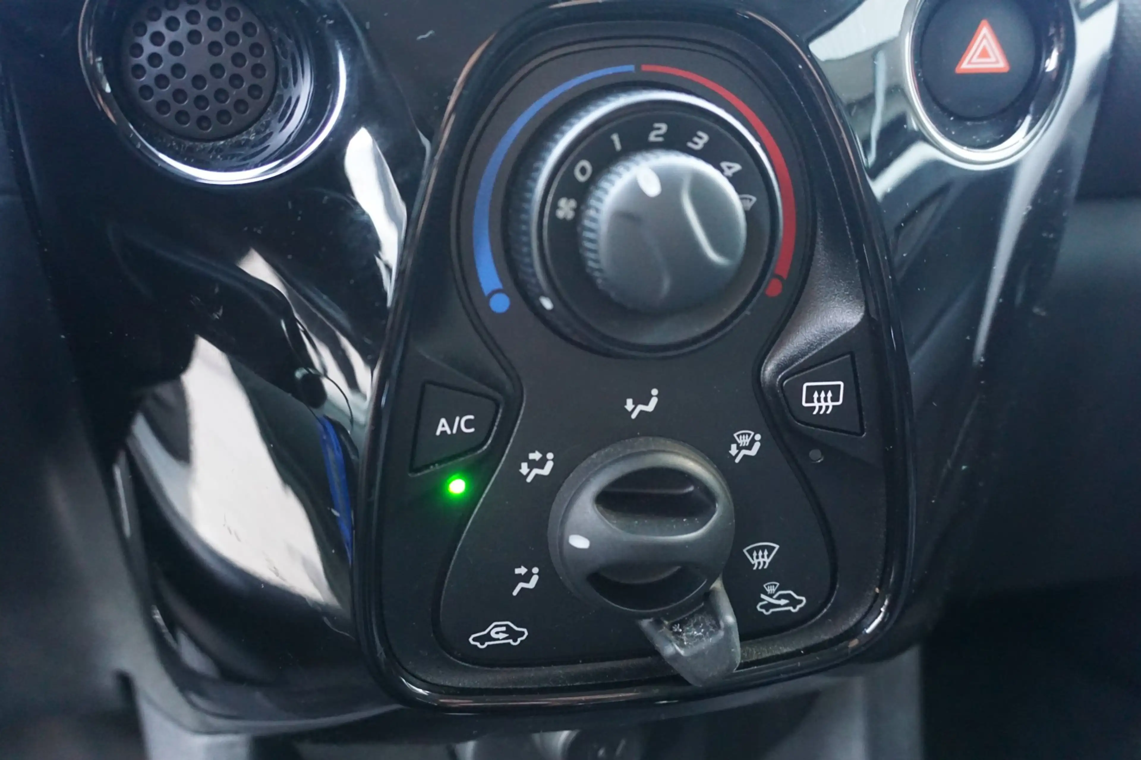 Peugeot 108 1.0 e-VTi Style * Car Play * 5 Drs * — photo 14