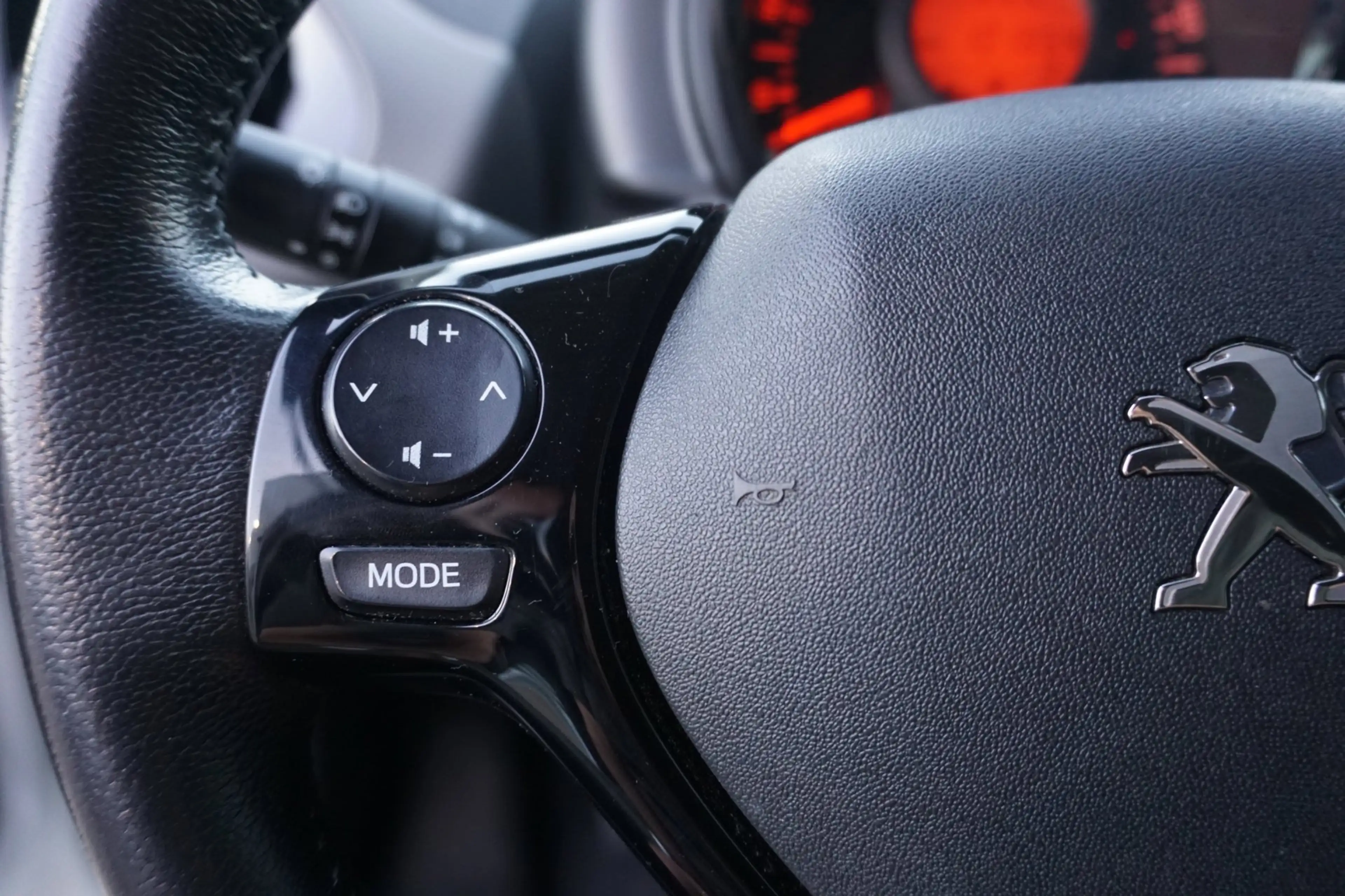 Peugeot 108 1.0 e-VTi Style * Car Play * 5 Drs * — photo 12