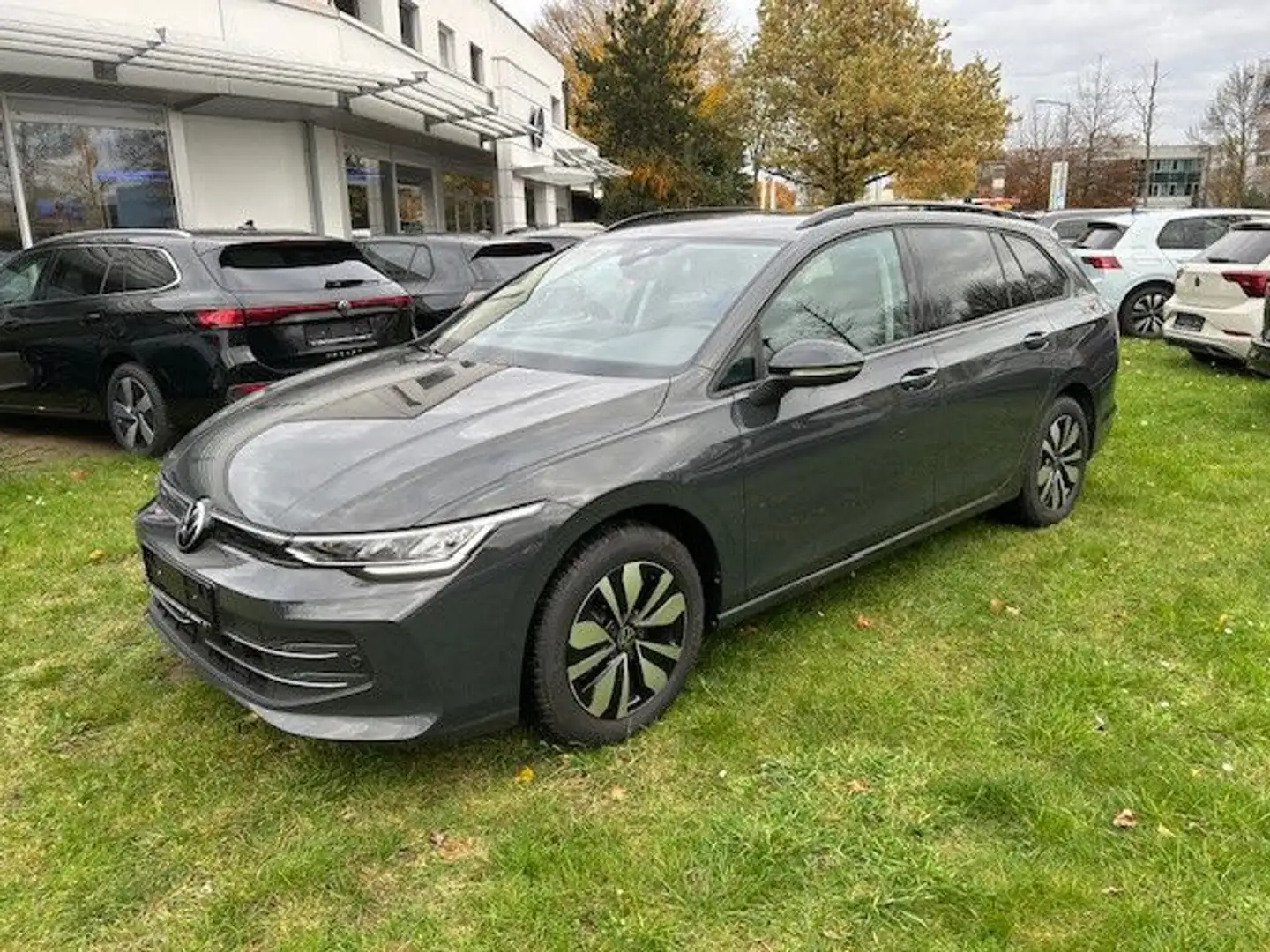 Volkswagen Golf VIII Variant 1.5 TSI 85 kW Goal KAMERA, AHK Gris - 1