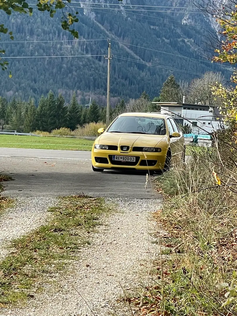 SEAT Leon 1,8 CupraR Turbo Żółty - 1