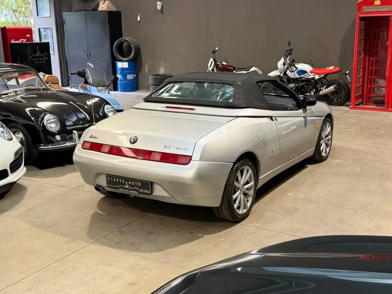 Alfa Romeo Spider 2.0i 16V Twin Spark cat L, foto 9