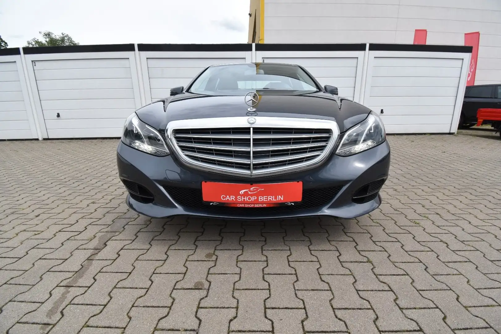 Mercedes-Benz E 200 d Lim. BlueTec LED 1.Hand unfallfrei 6-Gang Šedá - 2