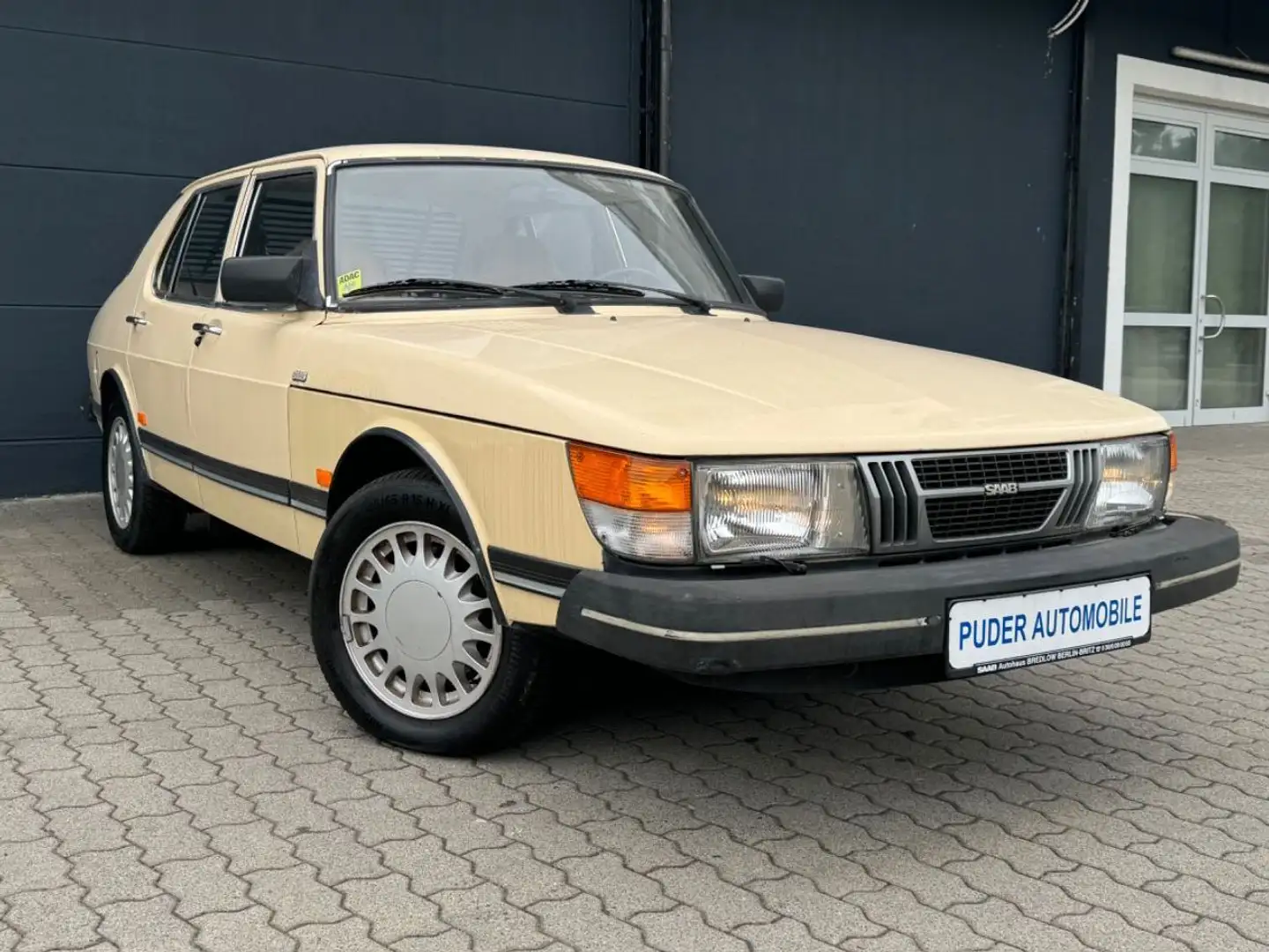 Saab 900 2.0 101PS H-Kennzeichen 2.Besitz Beige - 1