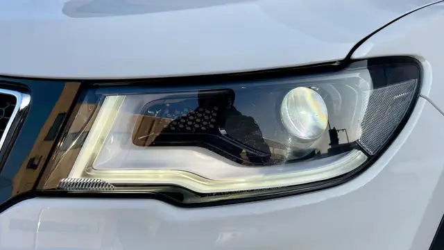 Jeep Compass view 4