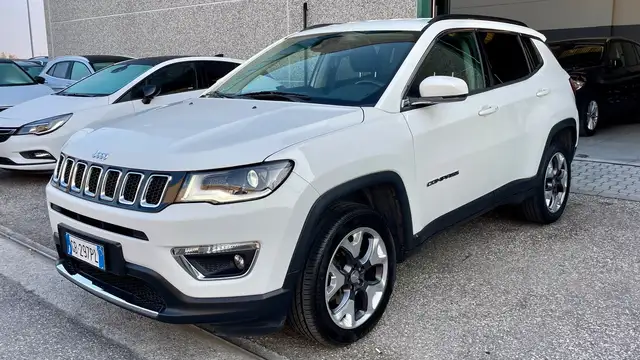 Jeep Compass view 3