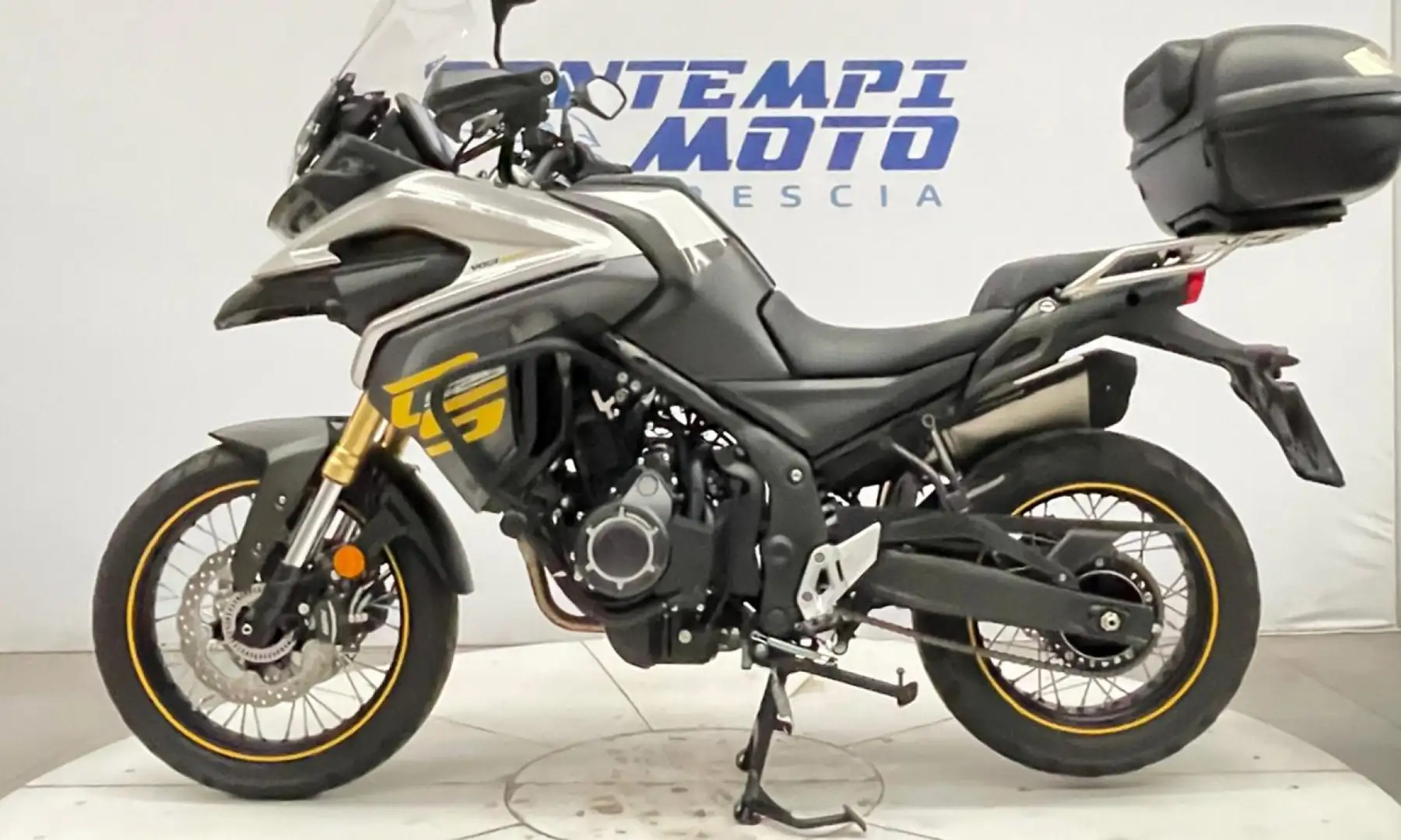 Voge Valico 525 2024 - PAT A2 (35KW) + BAULETTO + CUPOL Argento - 2