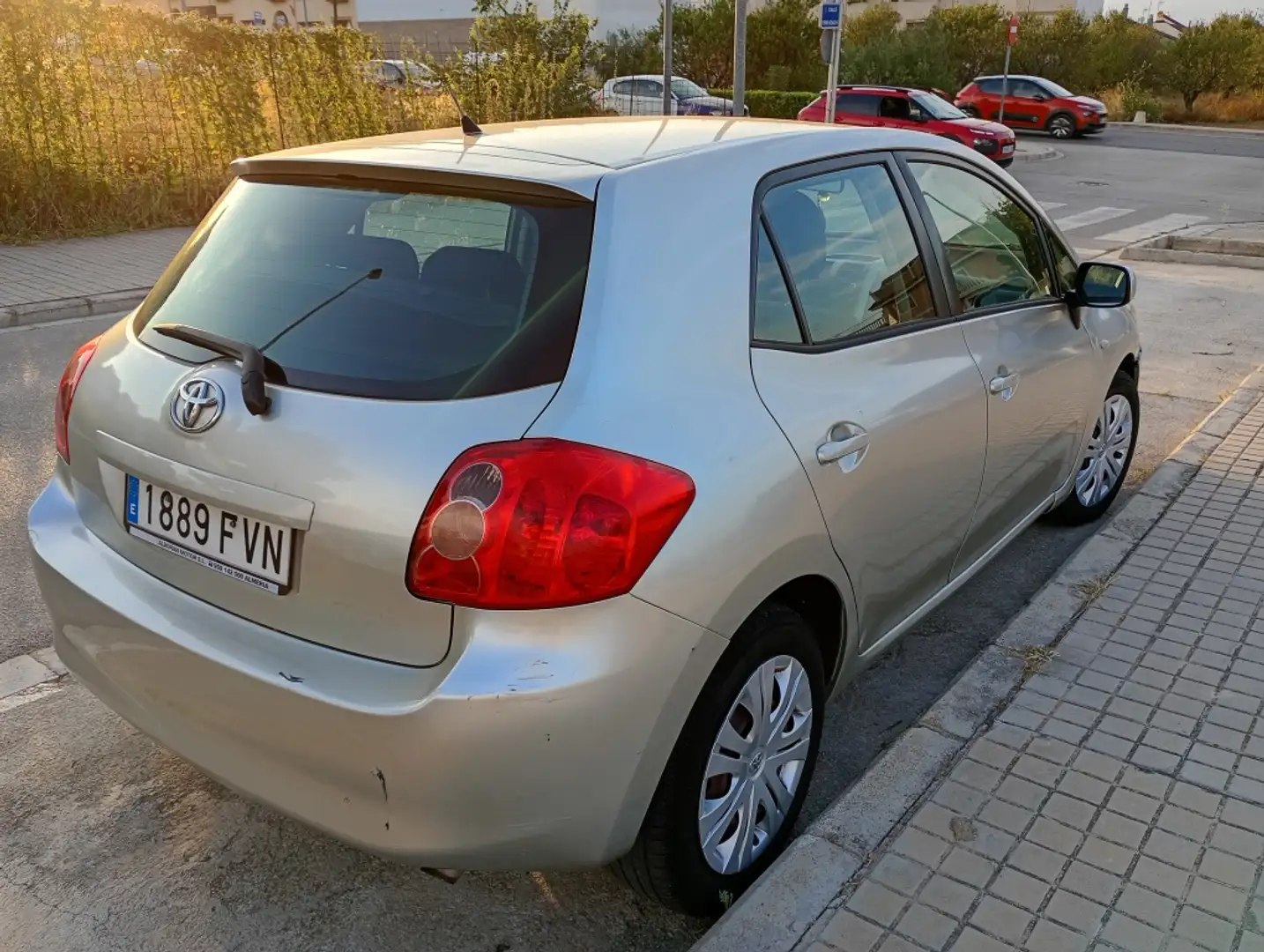 Toyota Corolla Verso 2.2D4D Sol Gris - 2